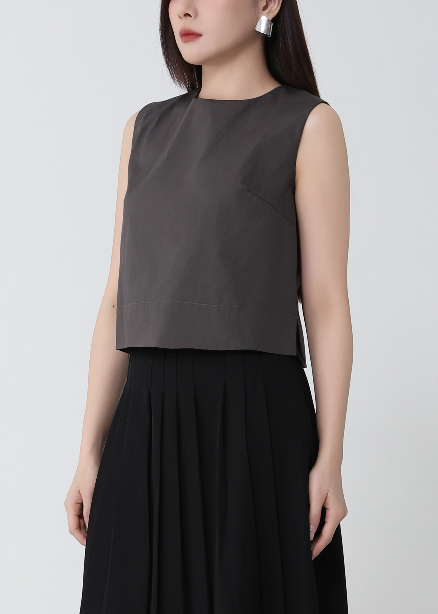 Round Neck Sleeveless Top DJ173