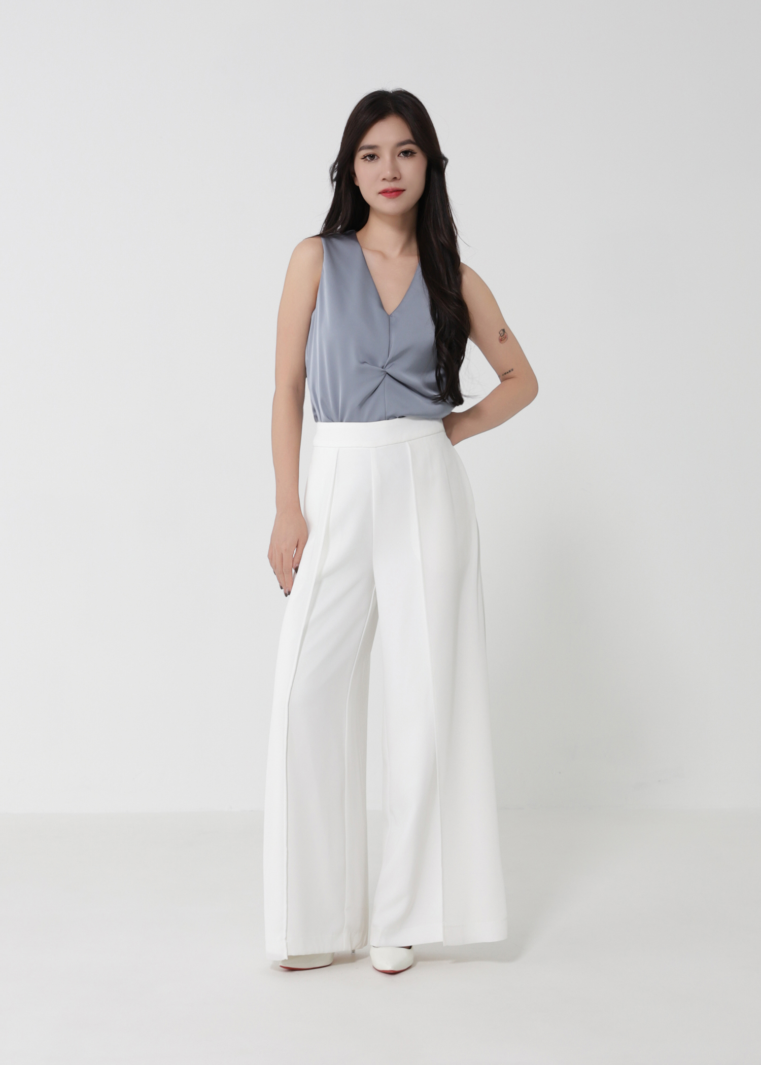 Elegant Wear Front Twist Top DJ180
