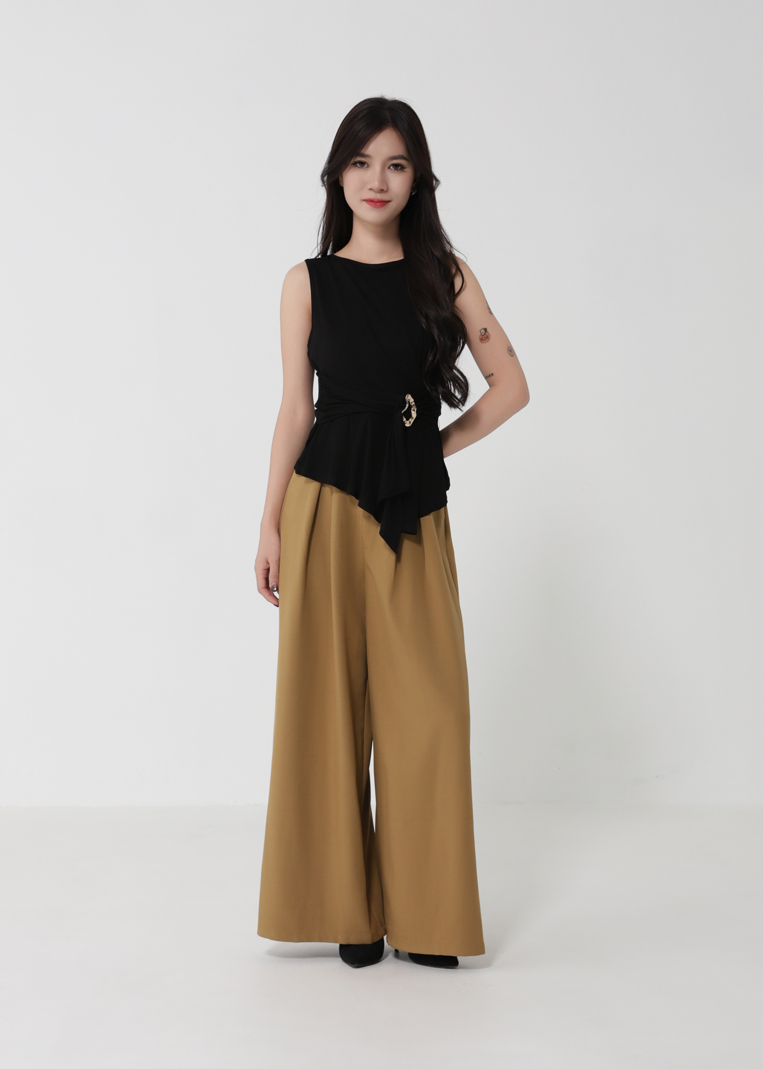 Sleeveless Ruched Waist Top DJ185