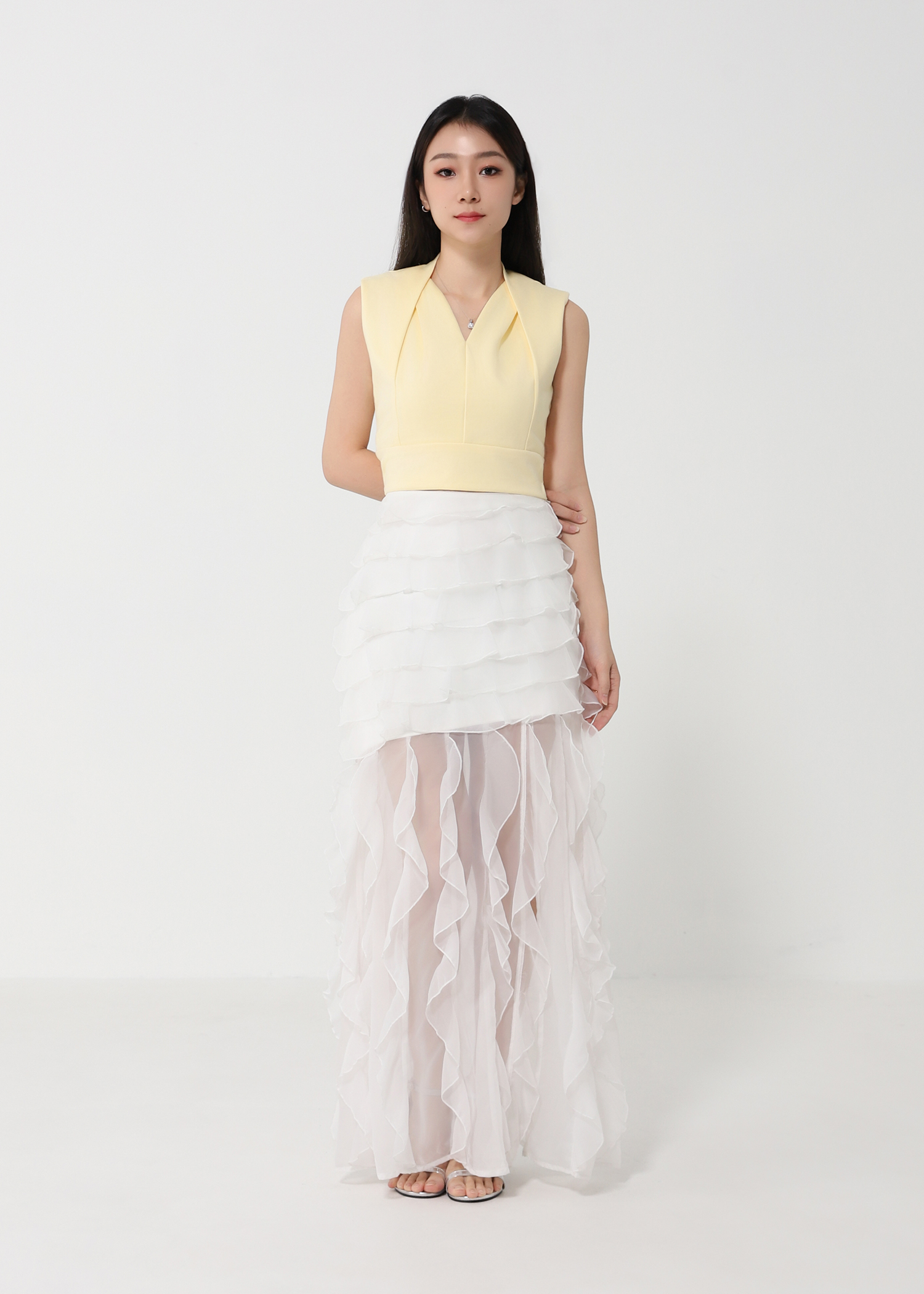 Sleeveless Faux-Layered Top DJ188