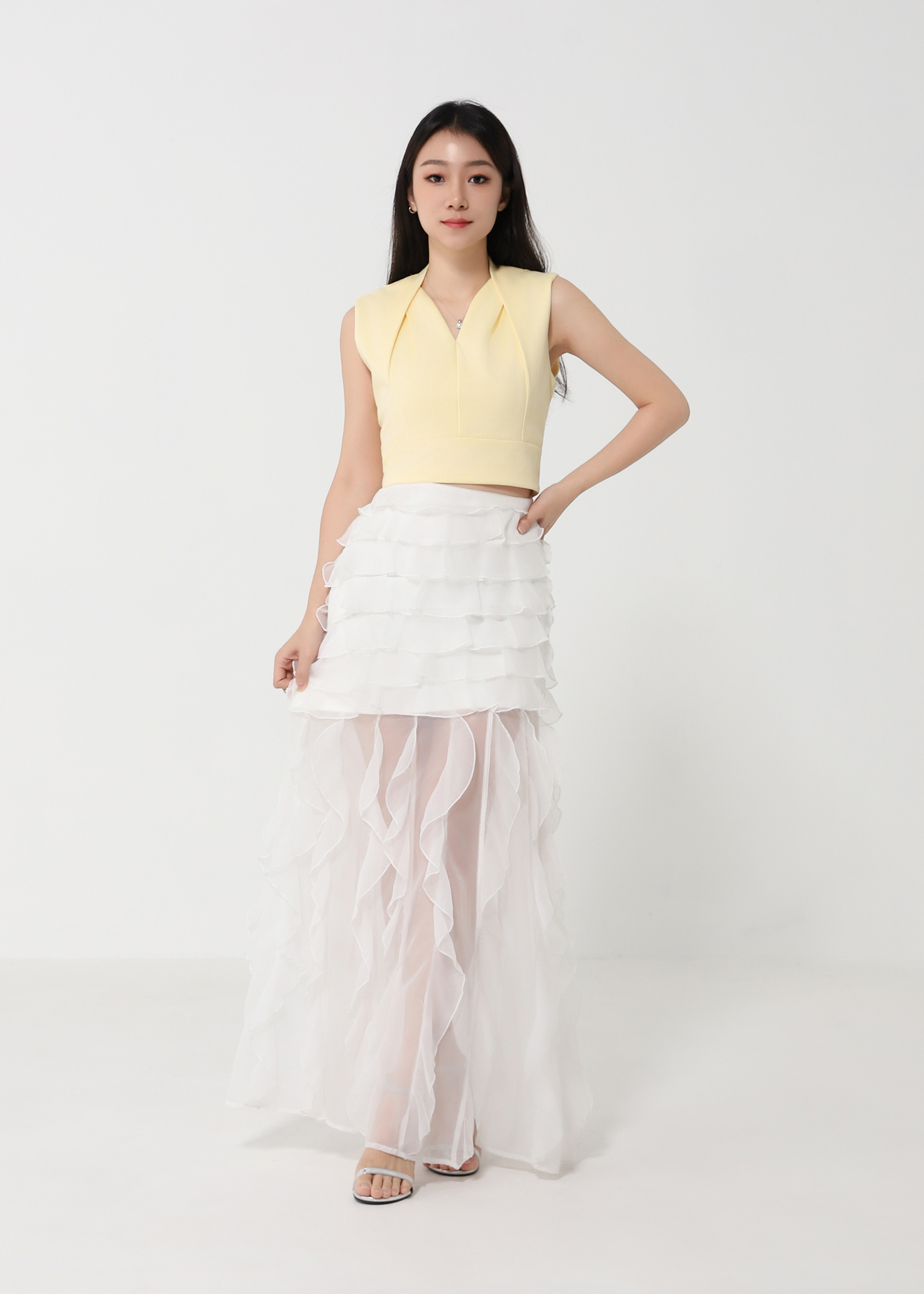 Sleeveless Faux-Layered Top DJ188
