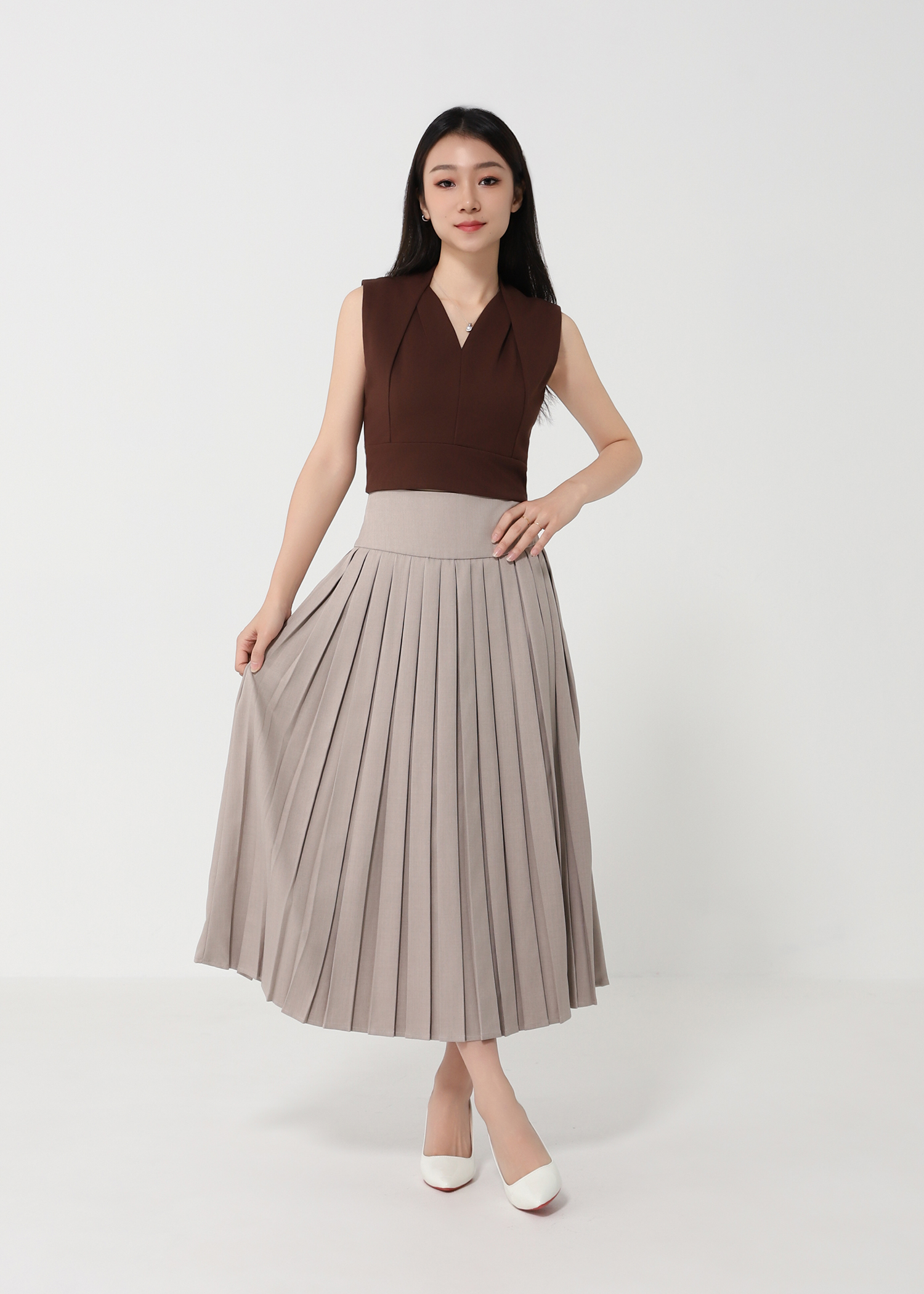 Sleeveless Faux-Layered Top DJ188