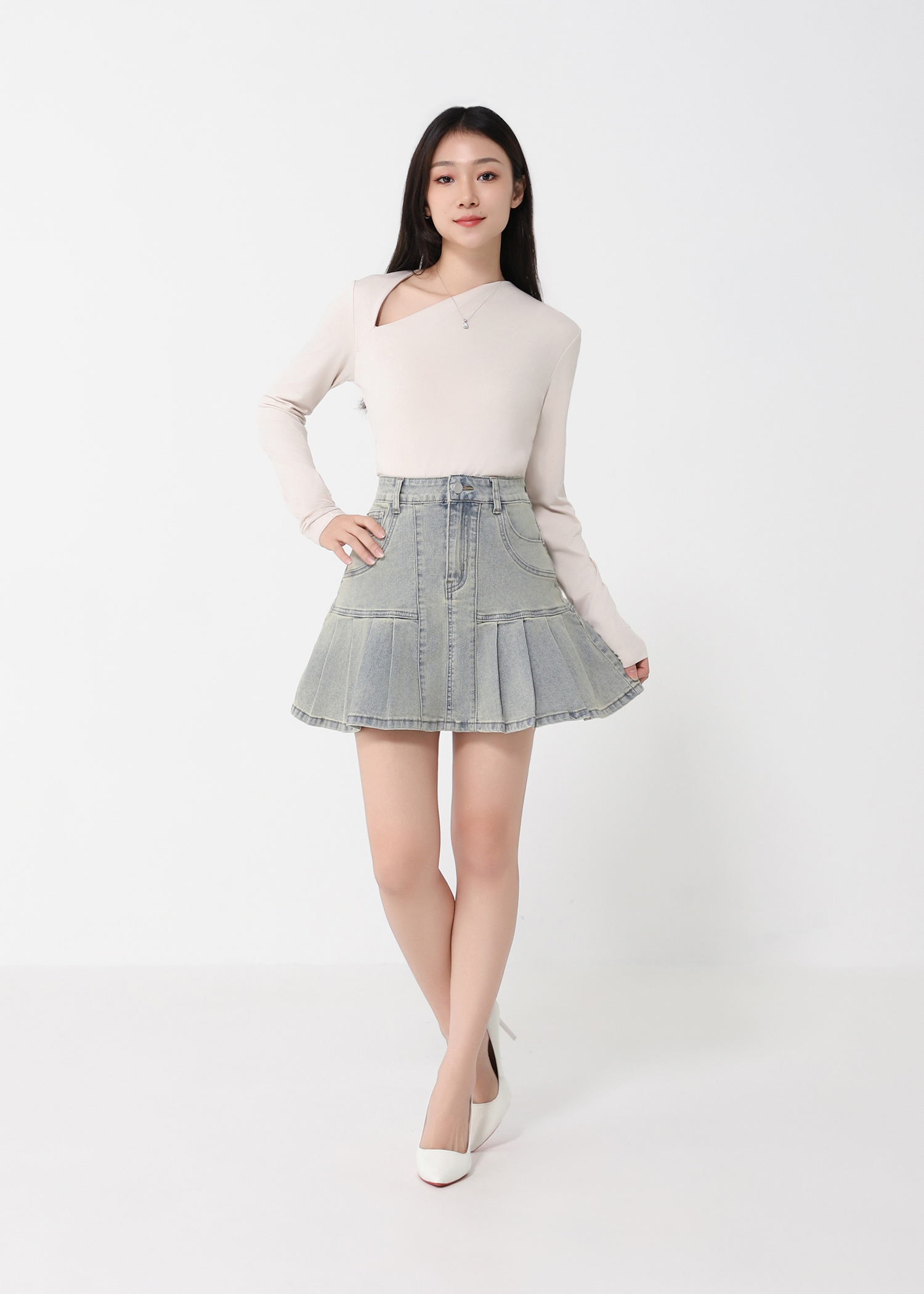 Asymmetrical Neckline Ruched Top DJ190