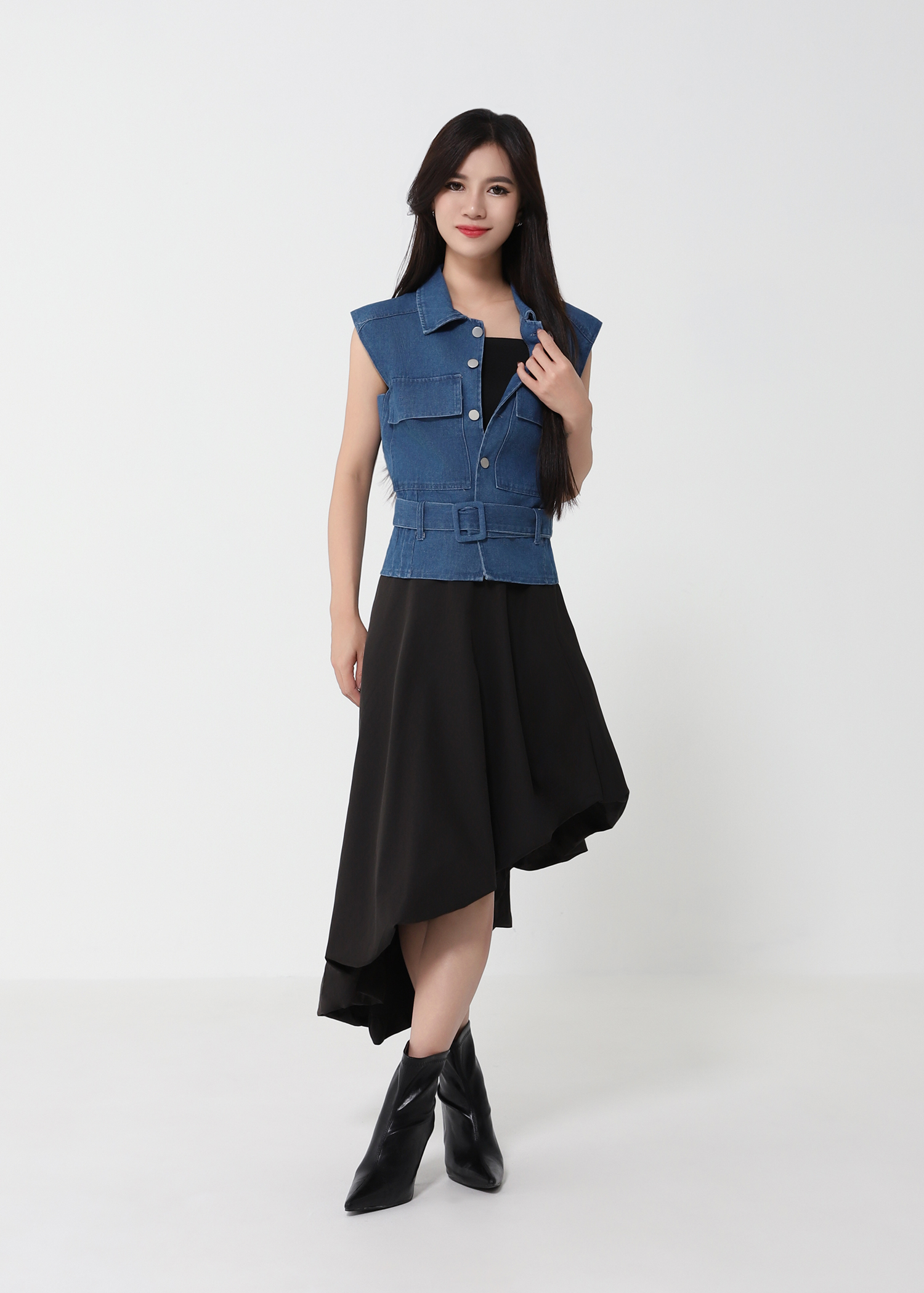 Sleeveless Denim With Belt Top DJ210
