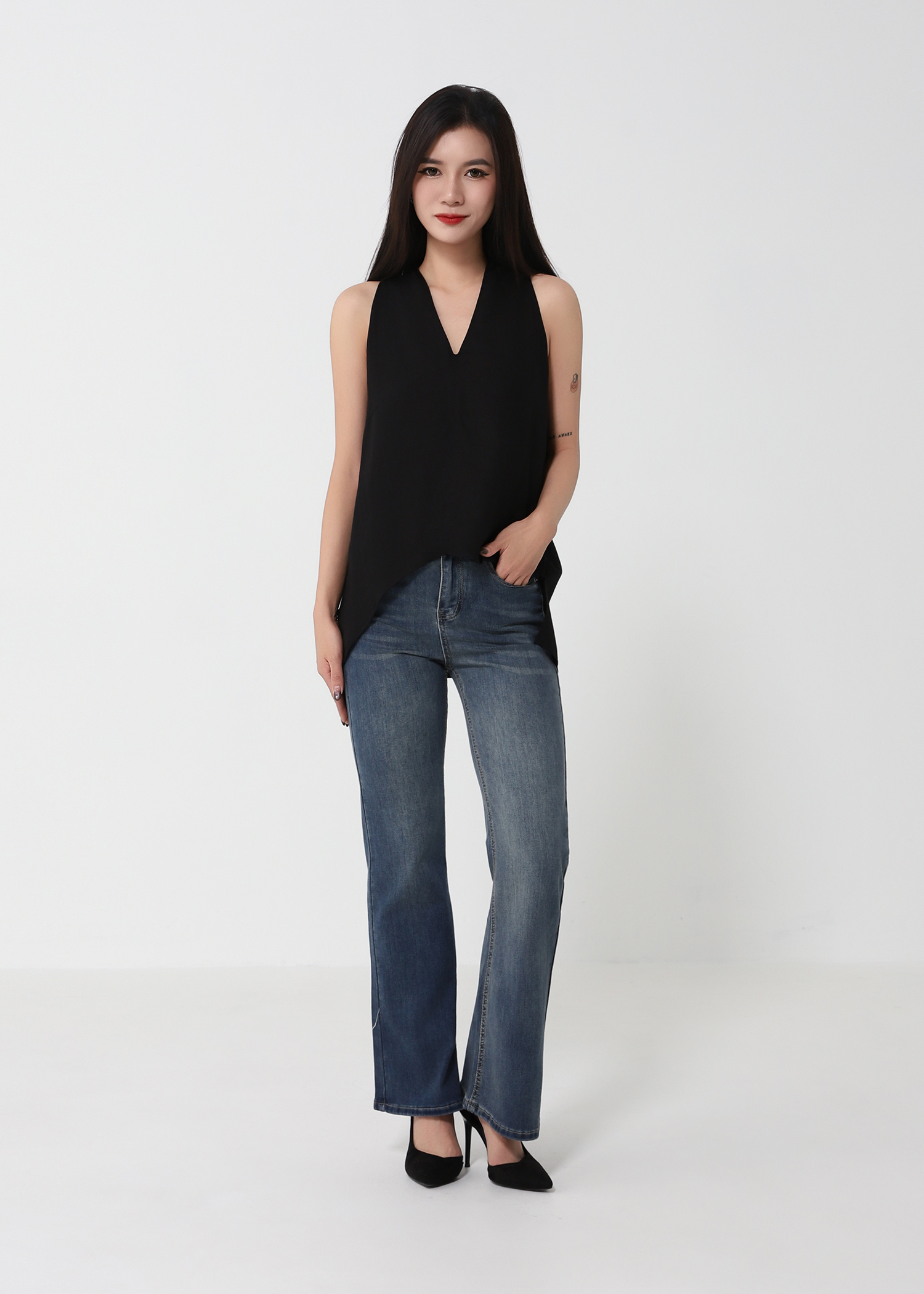Sleeveless V Neck  Top DJ215