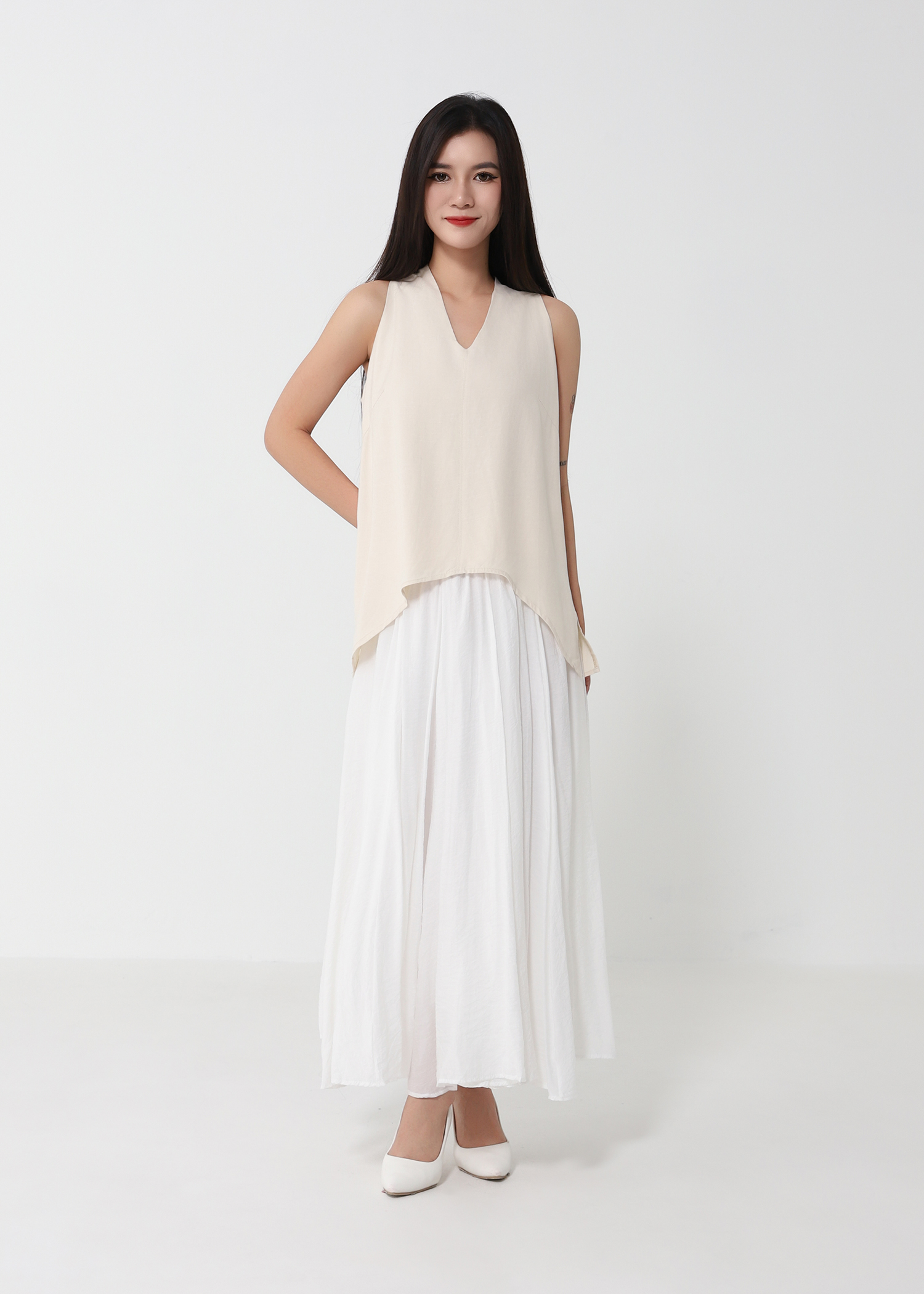 Sleeveless V Neck Top DJ215