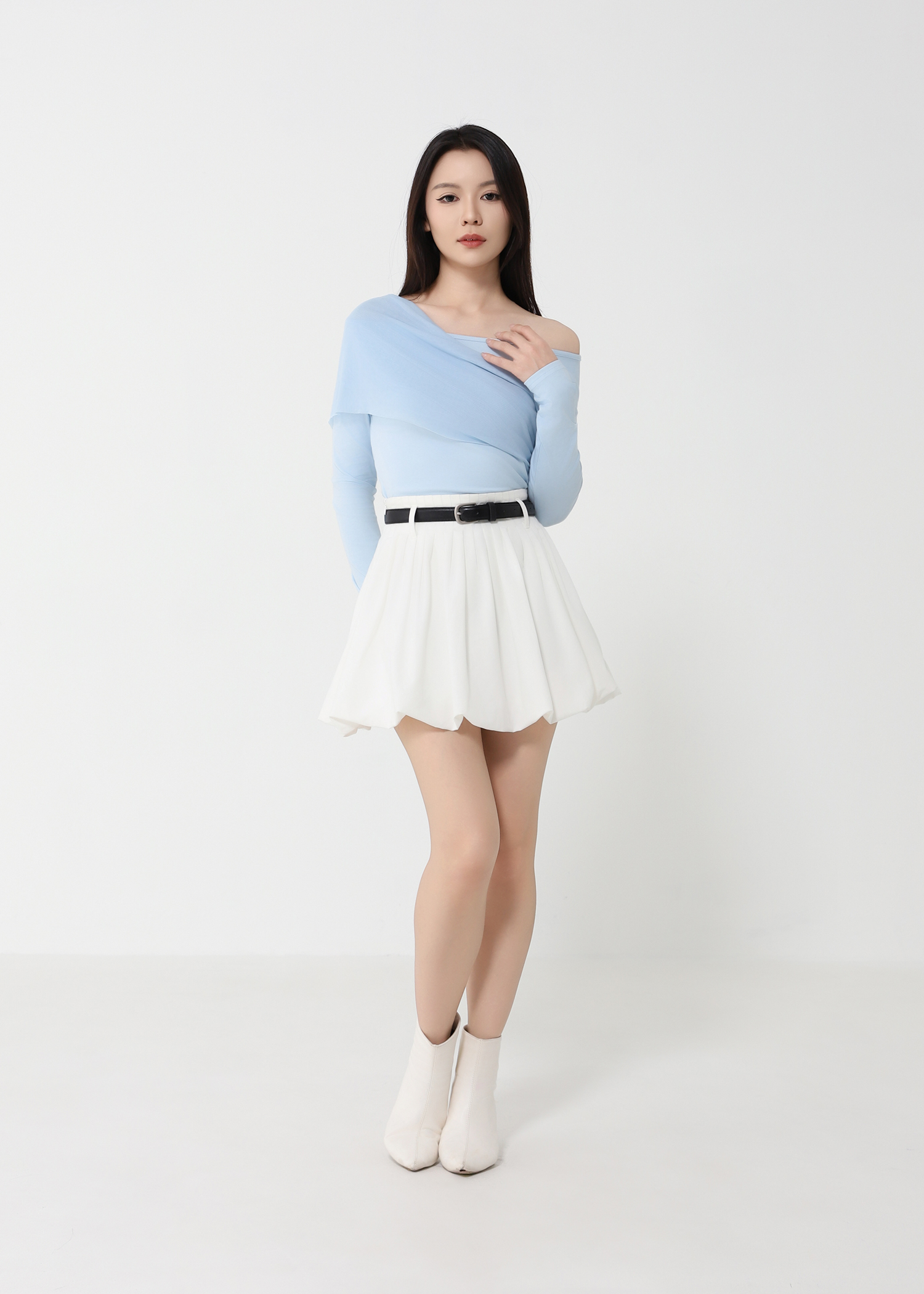 Boat Neckline With Decorative Net Top DJ227
