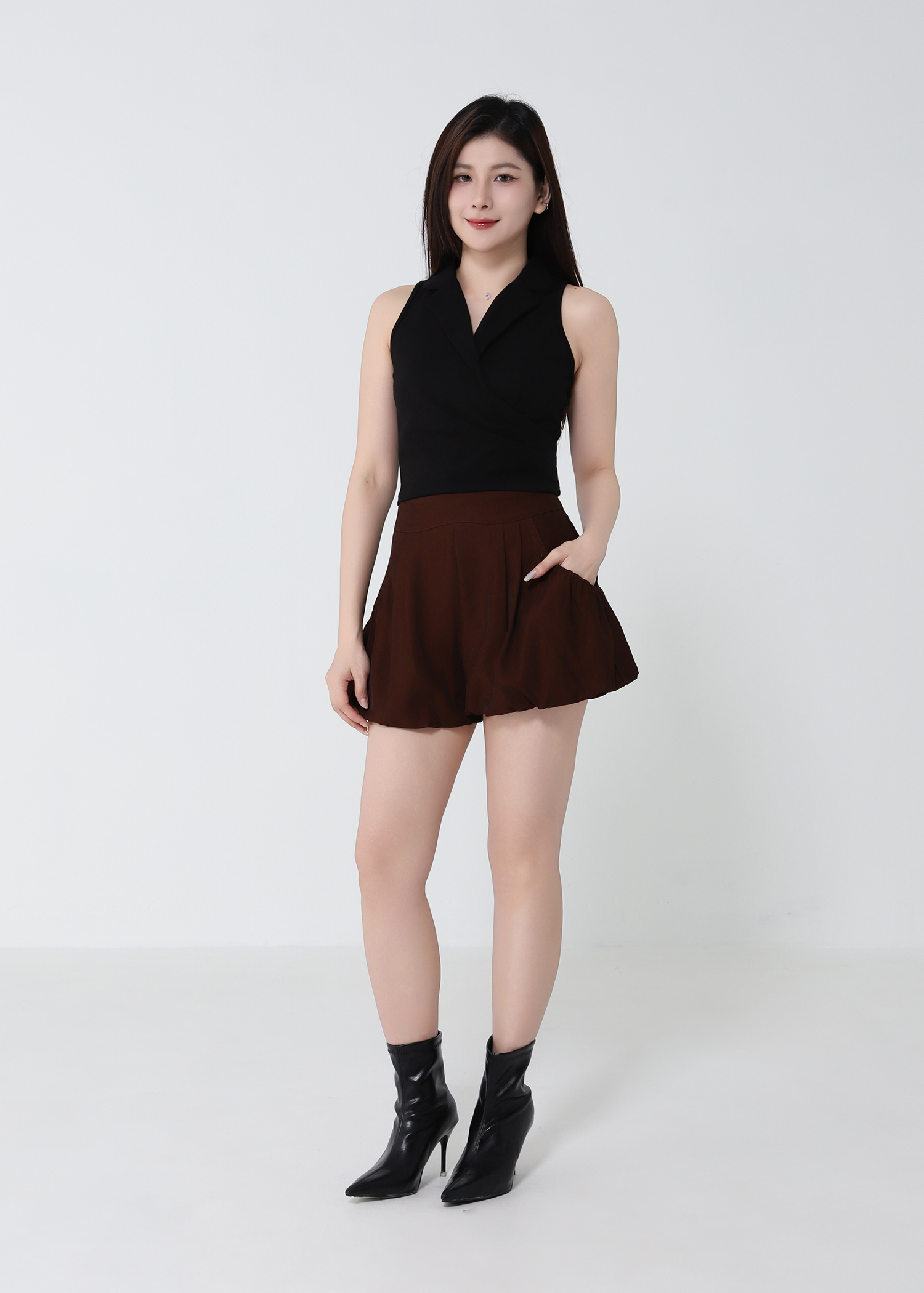 Sleeveless Collared Wrap Top DJ229