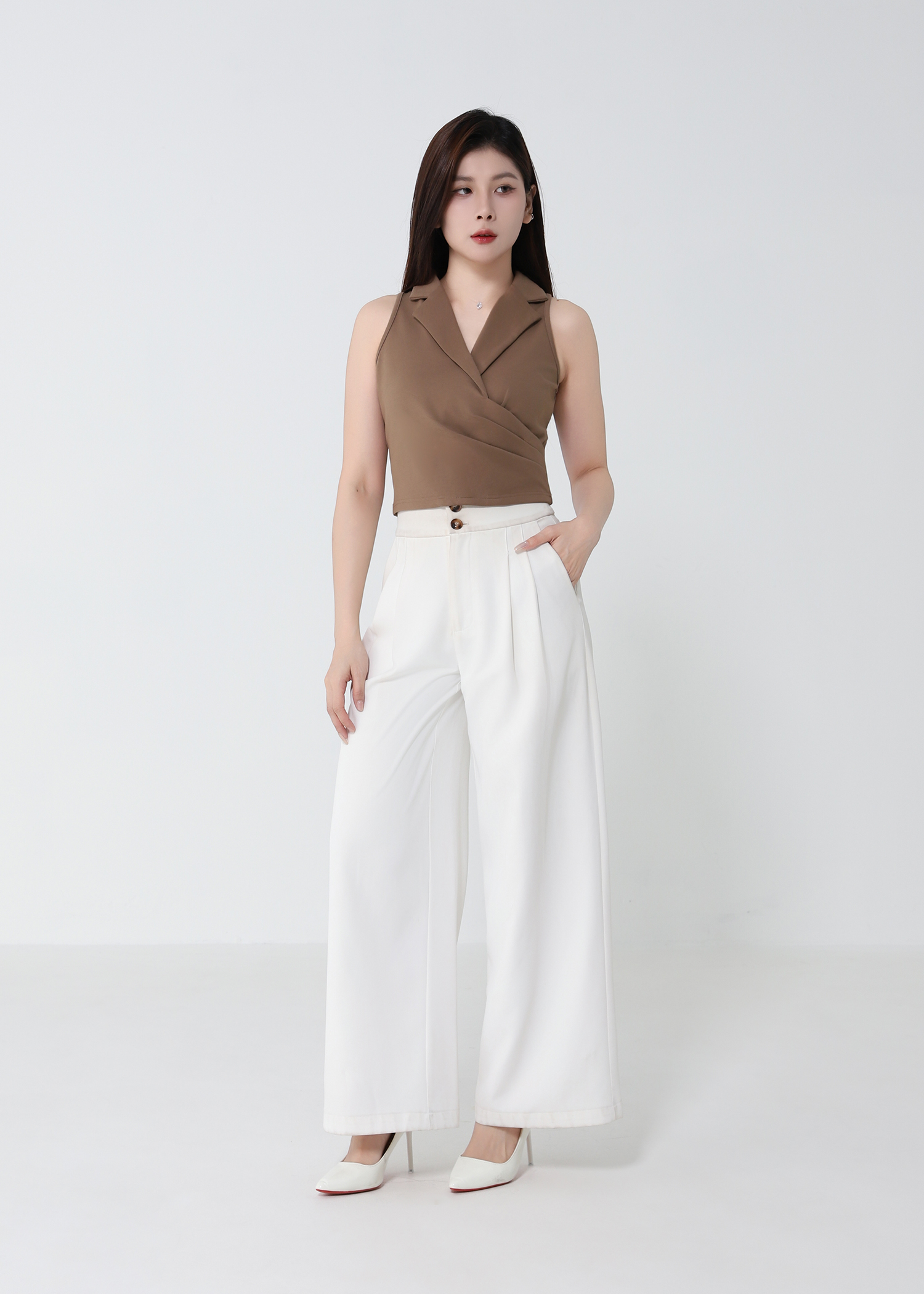 Sleeveless Collared Wrap Top DJ229
