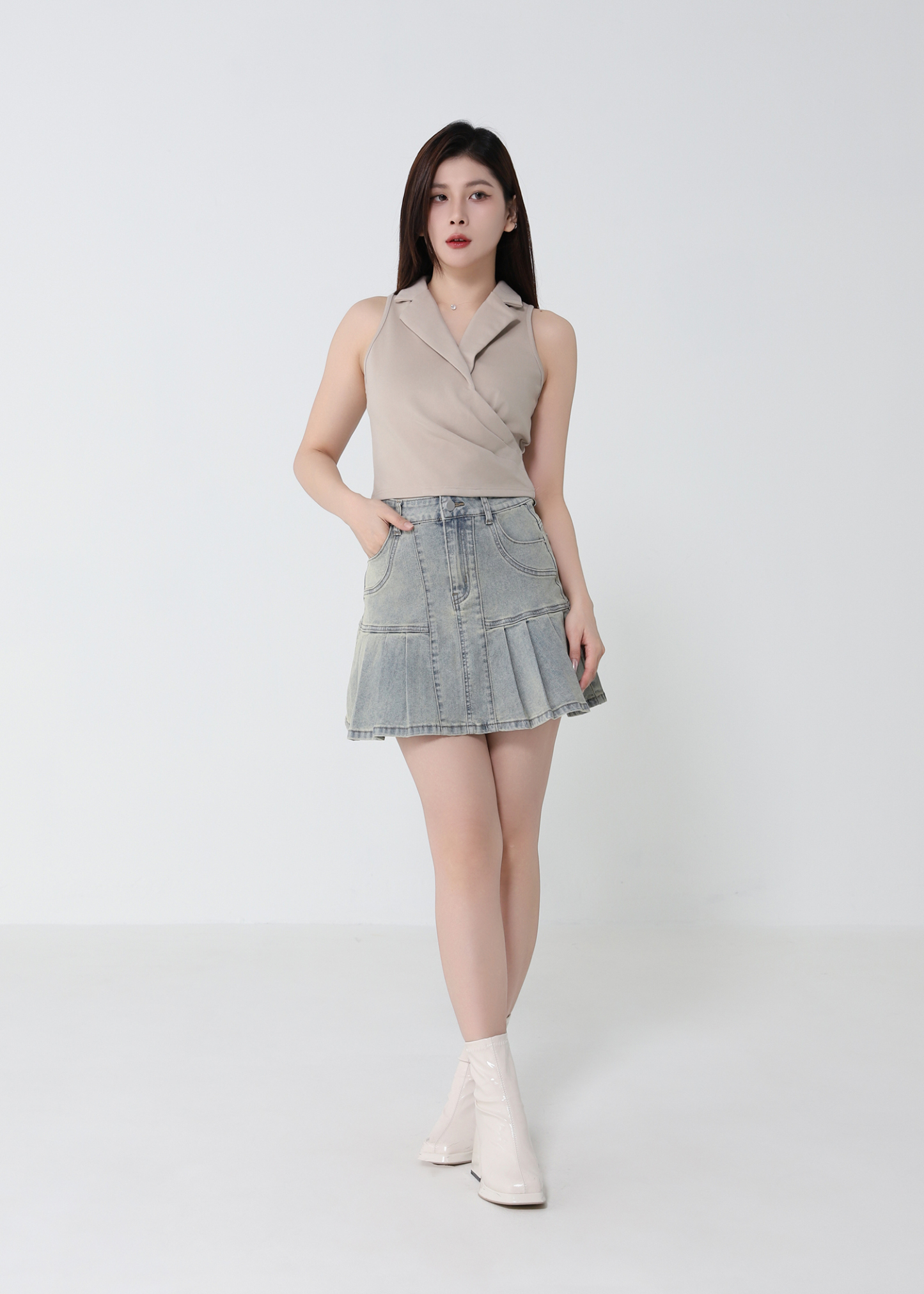Sleeveless Collared Wrap Top DJ229