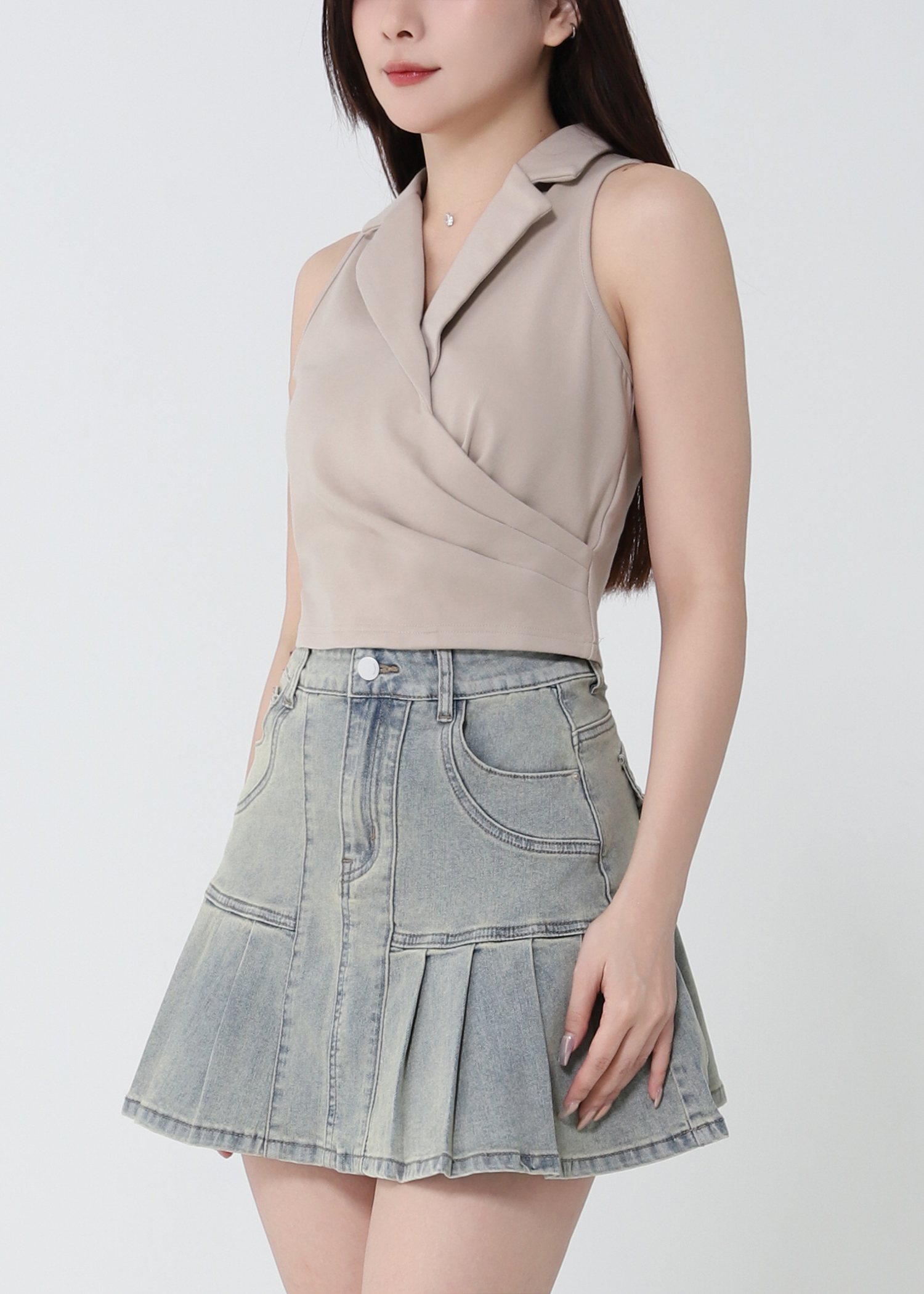 Sleeveless Collared Wrap Top DJ229
