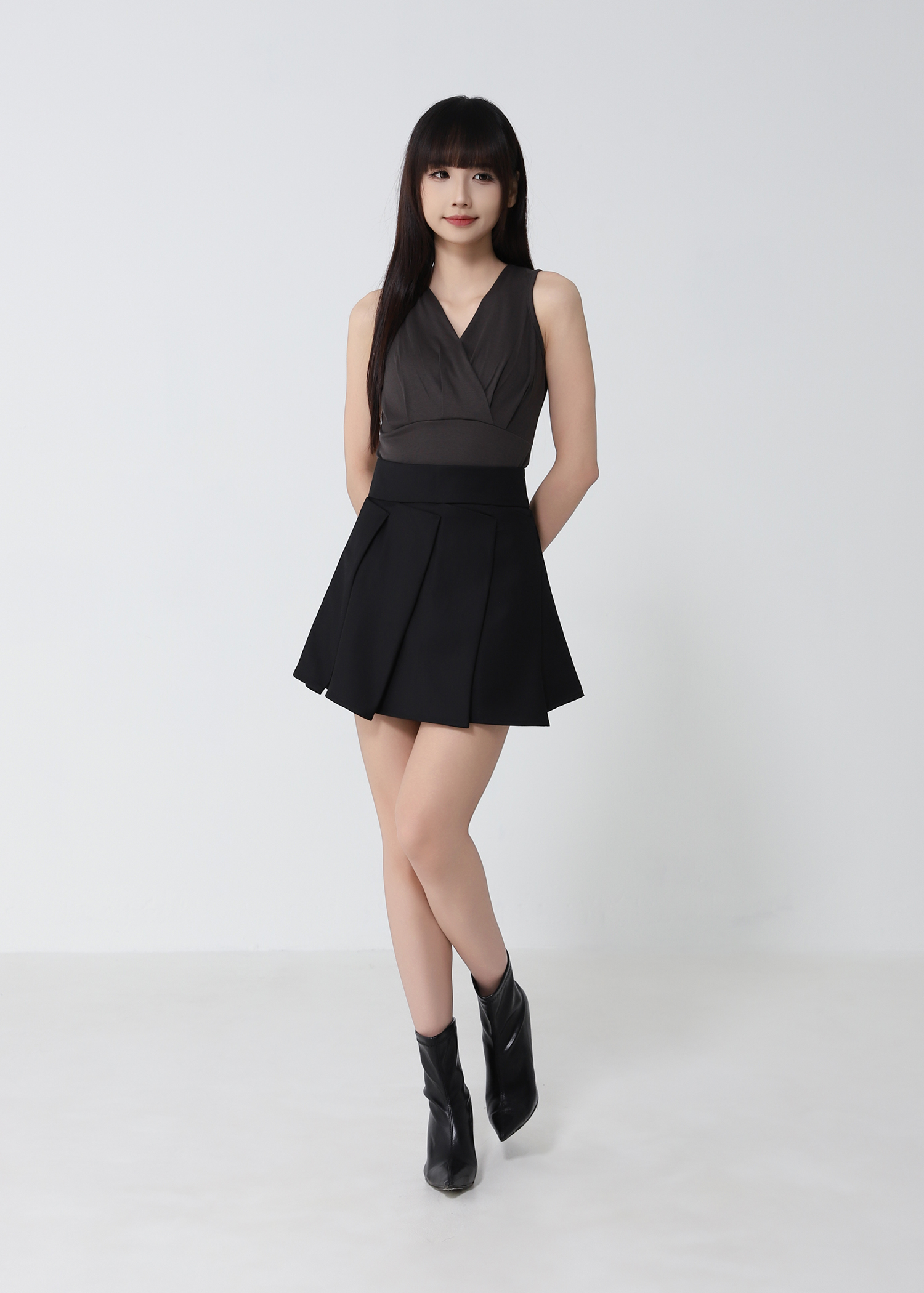 Wrap V-Neck Sleeveless Top DJ281