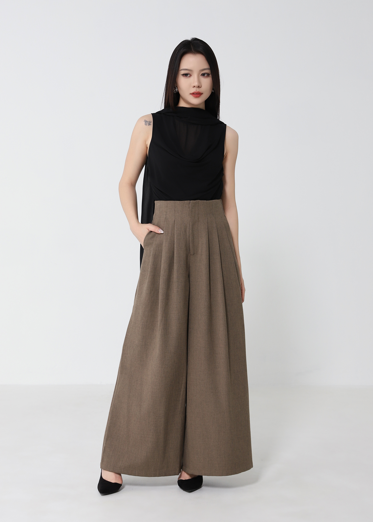 Draped Scarf-Neck Sleeveless Top DJ289
