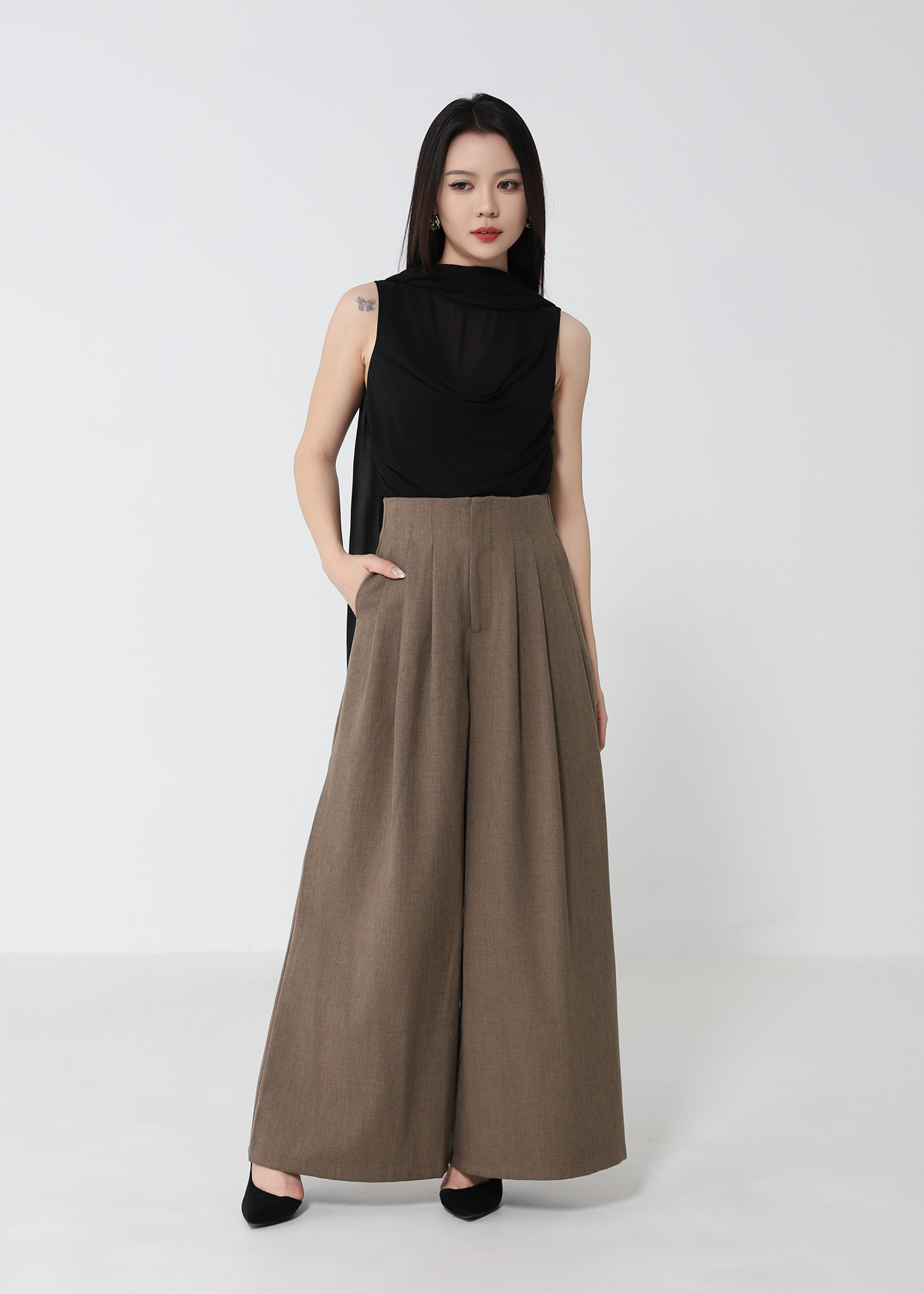 Draped Scarf-Neck Sleeveless Top DJ289