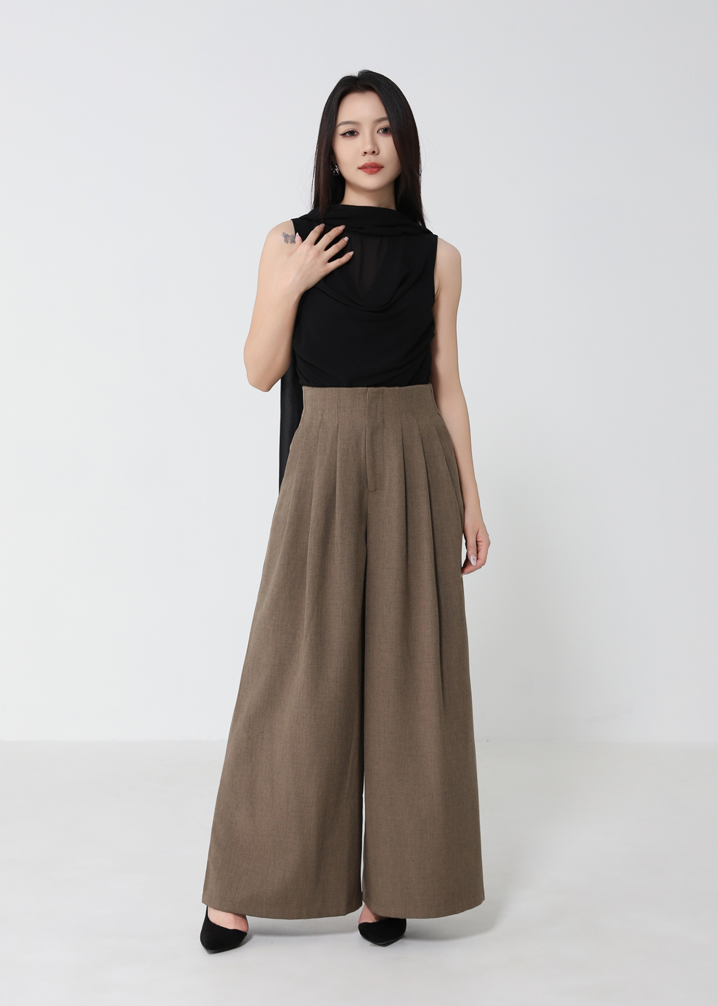 Draped Scarf-Neck Sleeveless Top DJ289