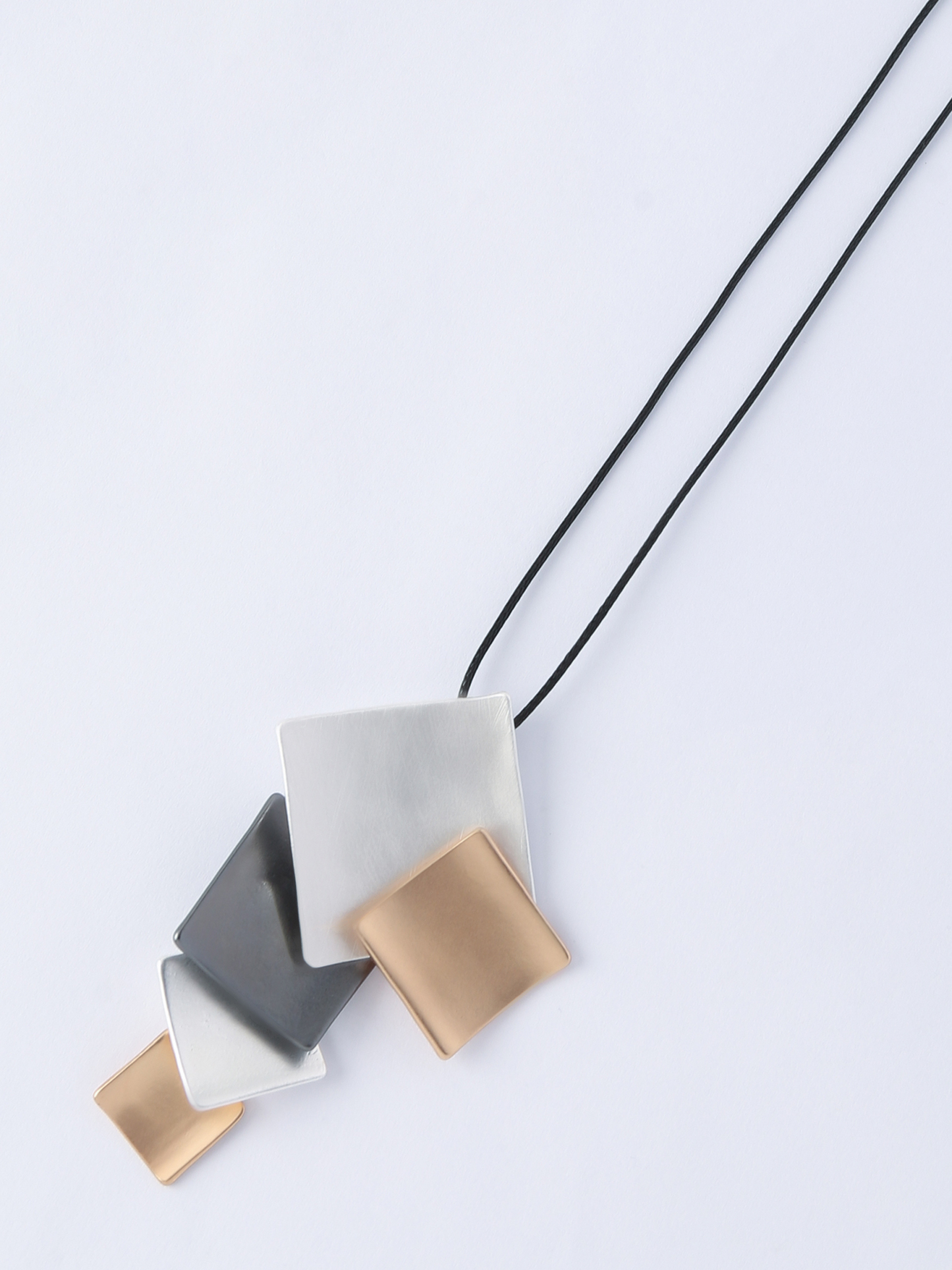 NECKLACE N8026