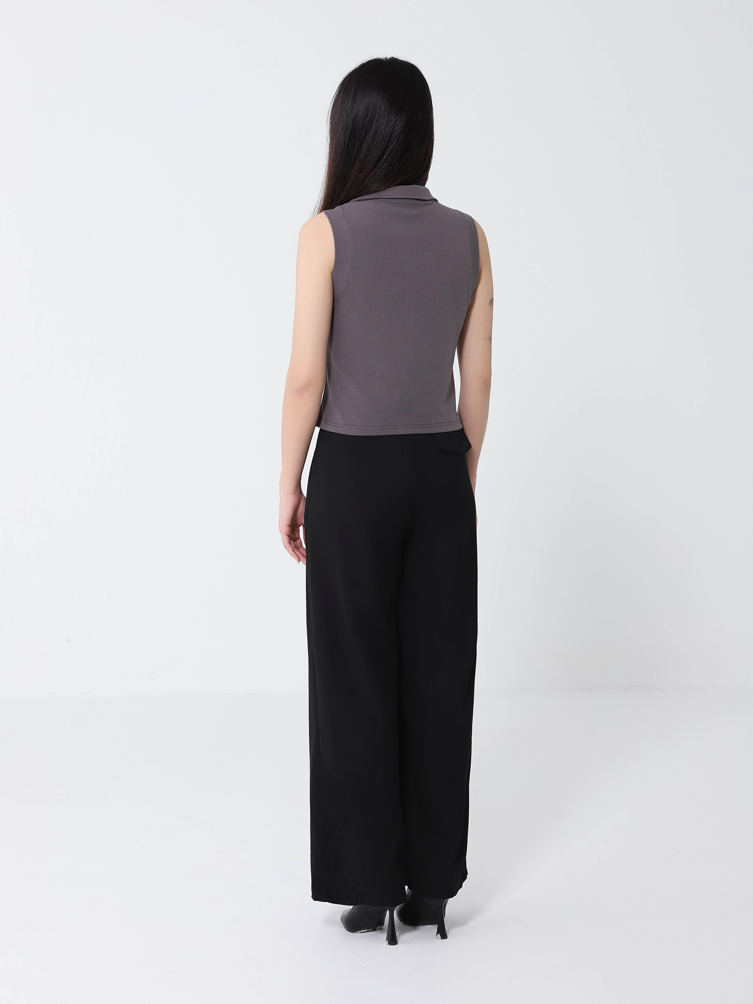 Sleeveless Turtle Neck Top 46256