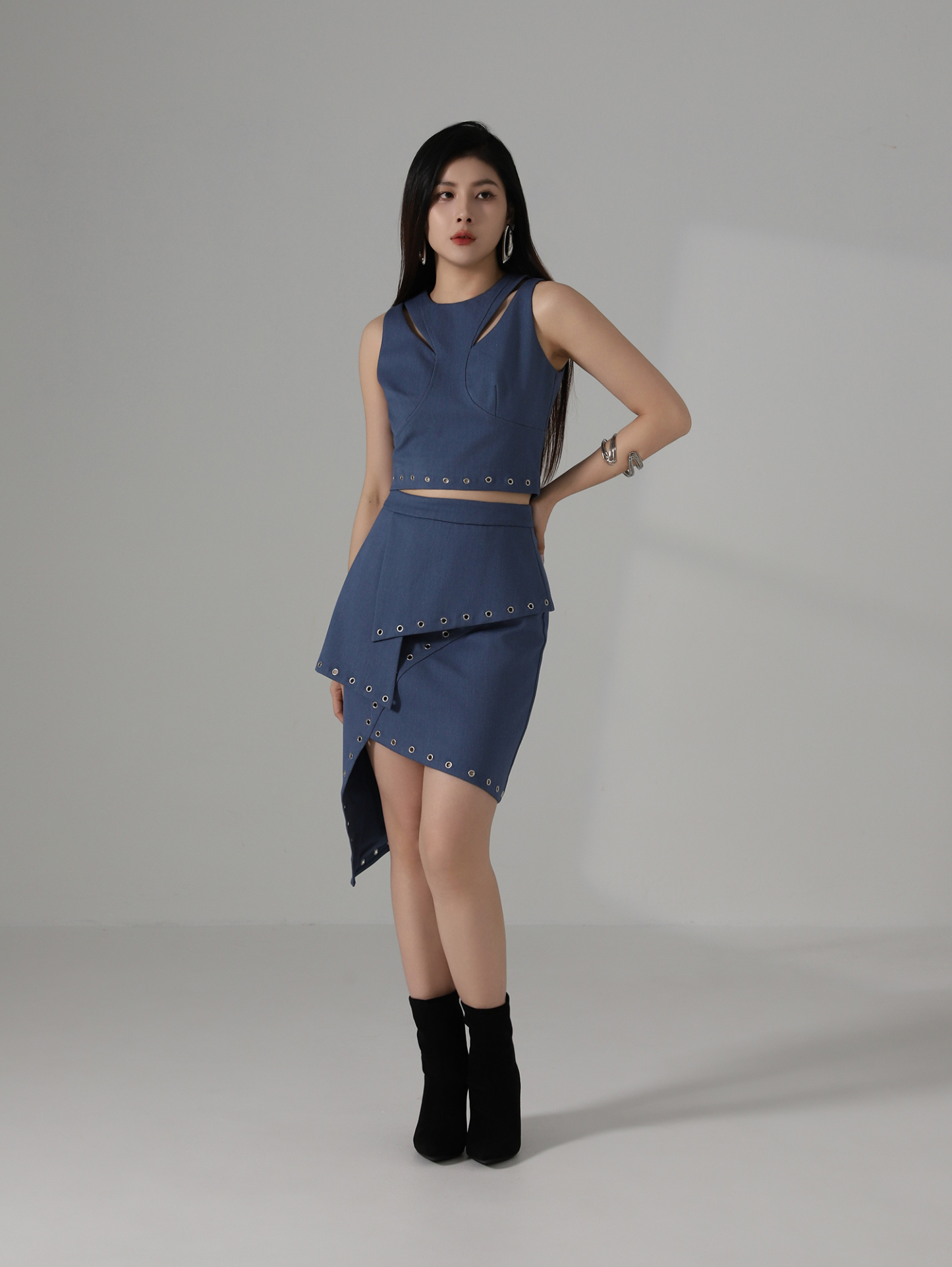 Sleeveless Fake Two Piece Top AC160