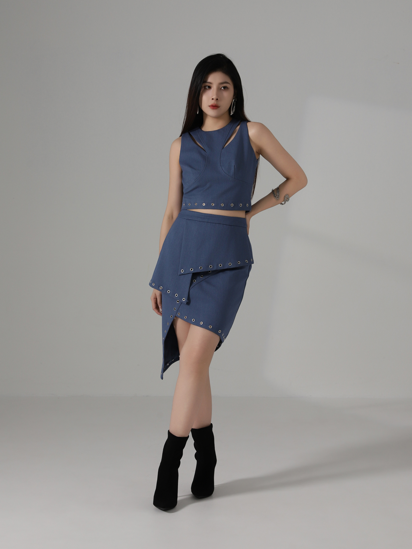 Sleeveless Fake Two Piece Top AC160