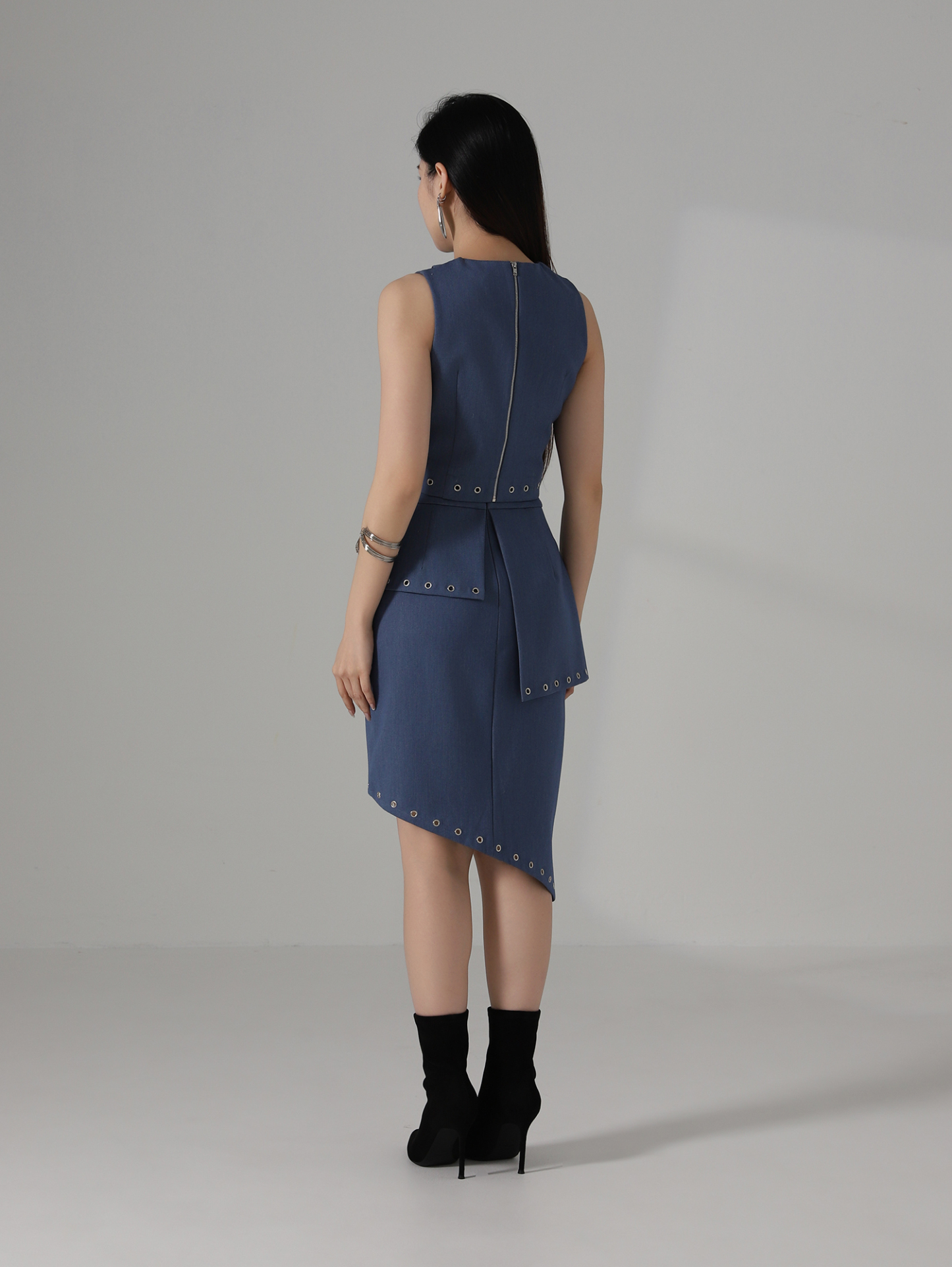 Sleeveless Fake Two Piece Top AC160