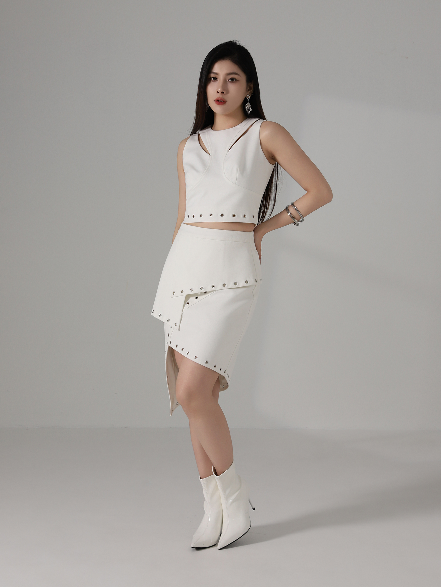 Sleeveless Fake Two Piece Top AC160