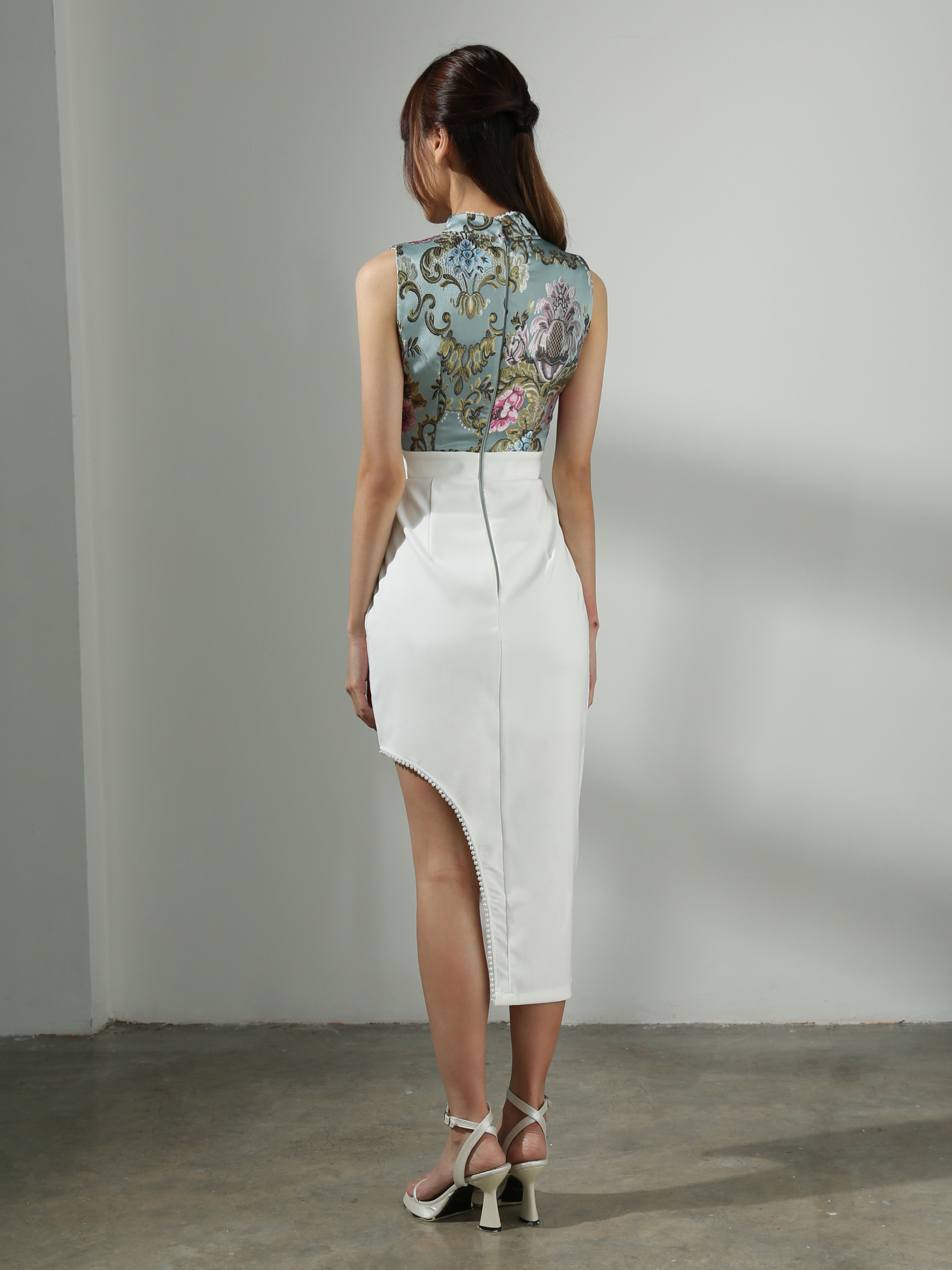 Sleeveless Irregular Long With Decorative Pearl Dress AC610 (SPO)