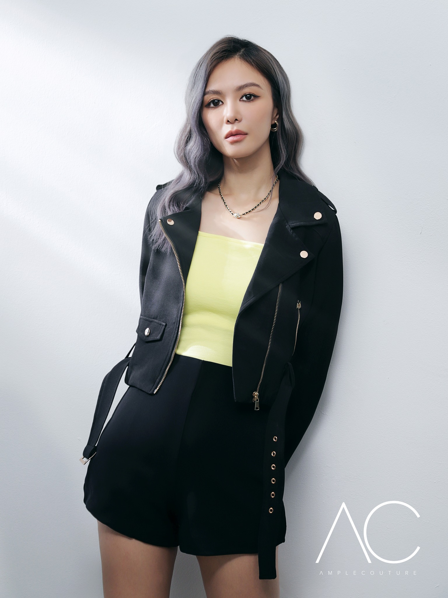 High Waist Back Zip Short Pants AC625