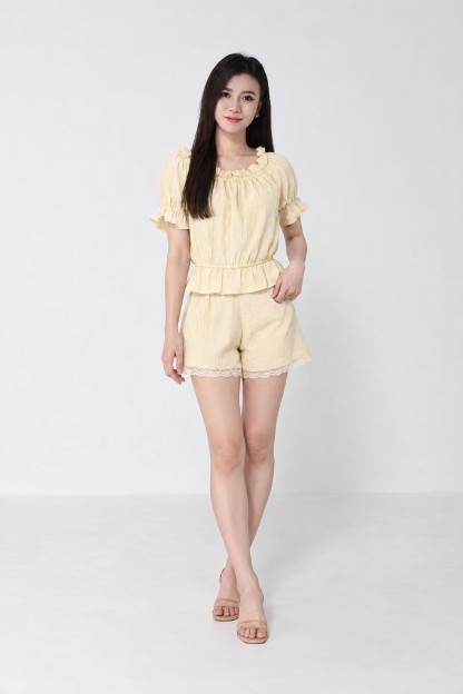 Pleated Off Shoulder Top With Back Zip Short Pants 