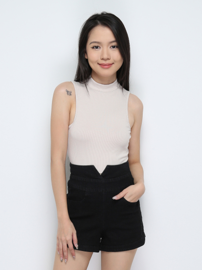Sleeveless High Neck Top 30341