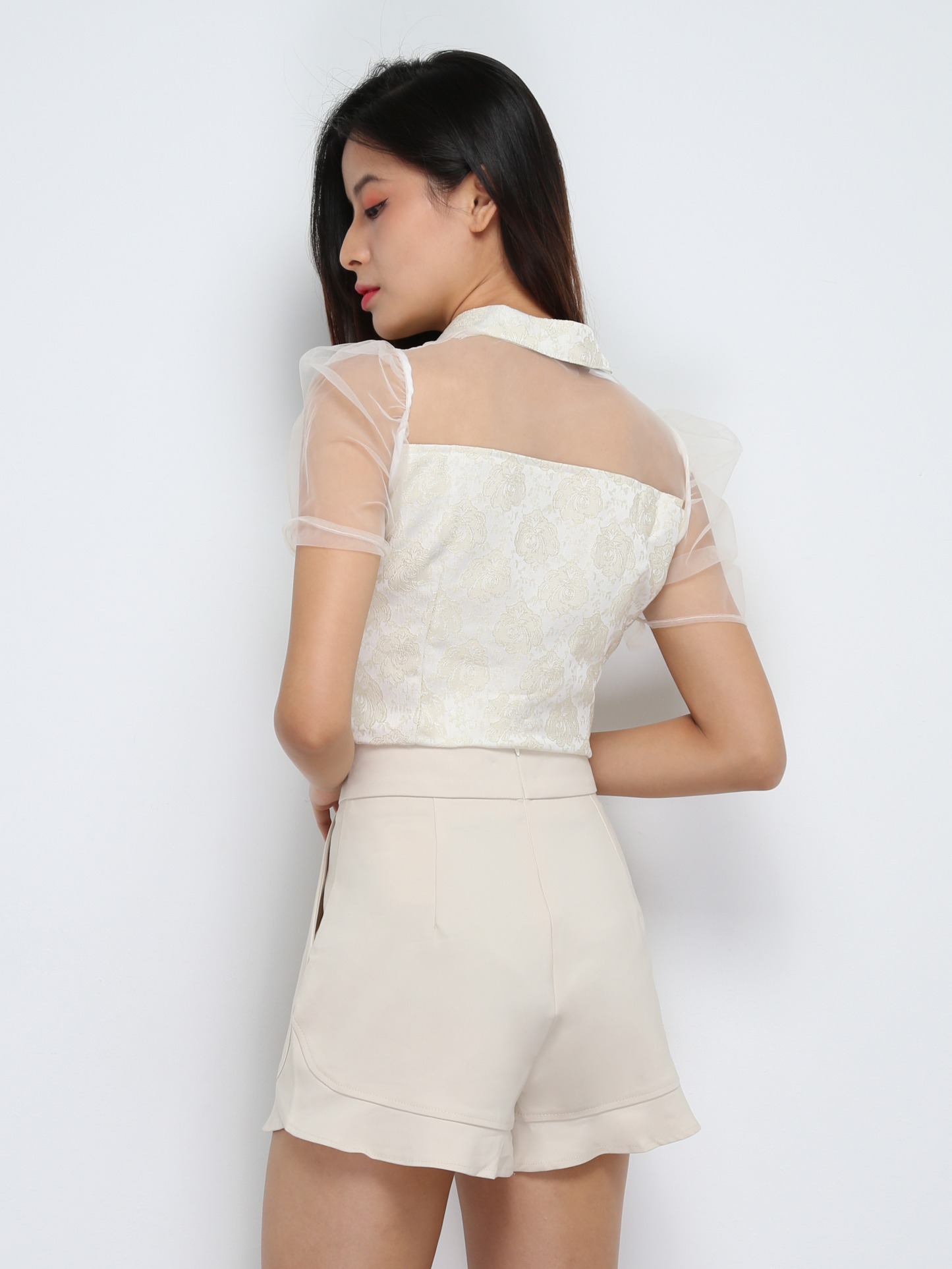 Back Zip Pleated Short Pant 29346