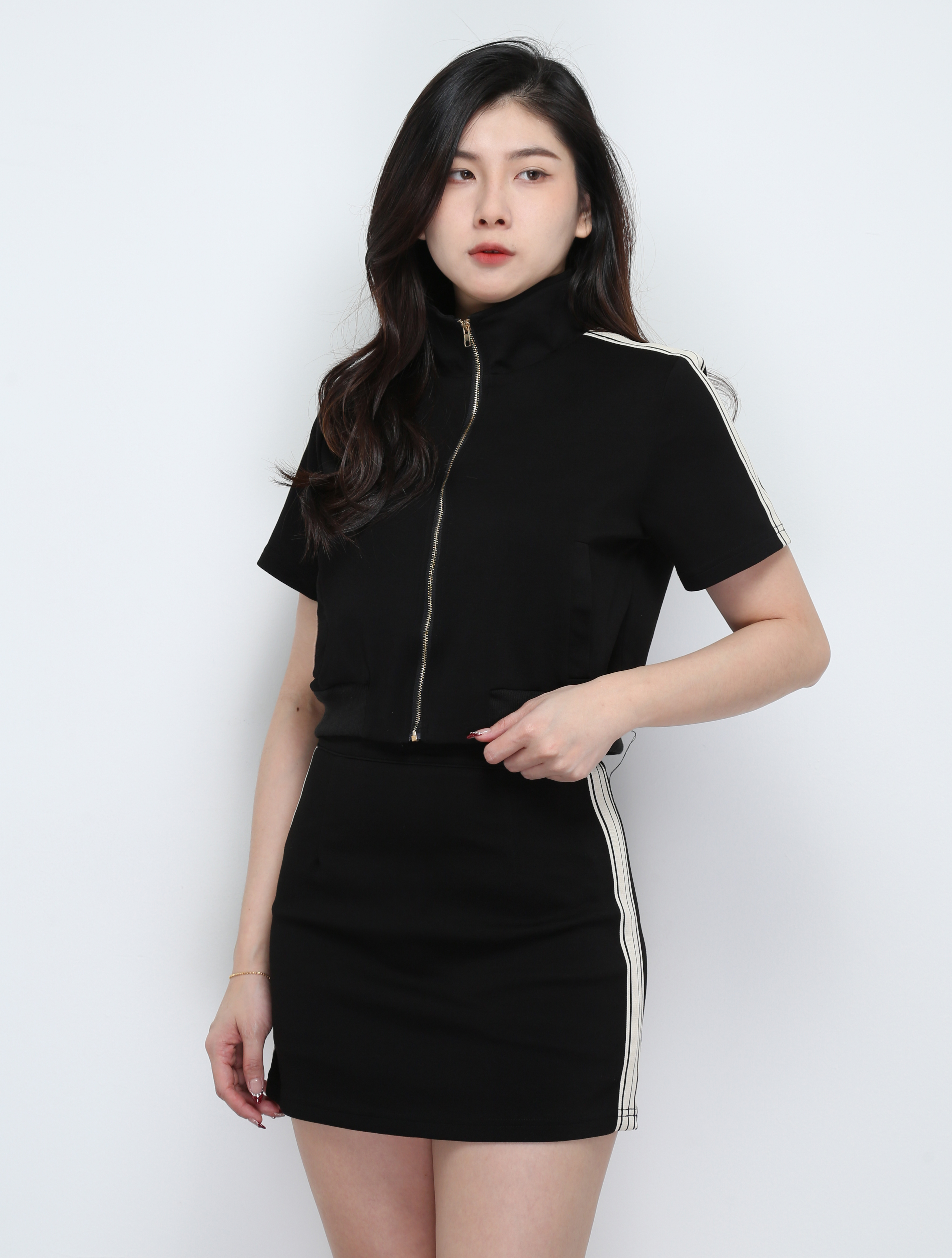 Short Sleeve Front Zip Top With Skirt Set 29492