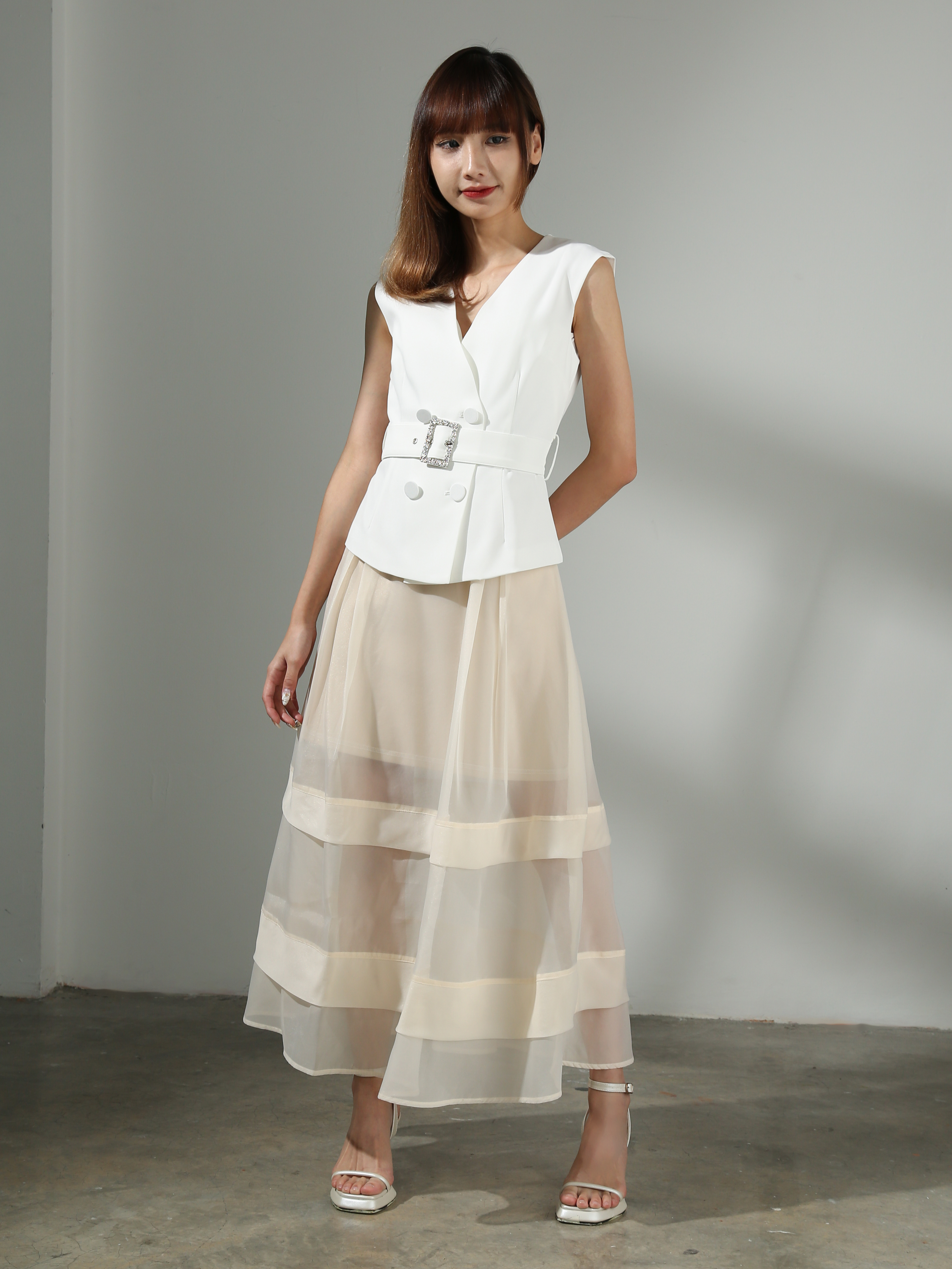 [PREORDER] Sleeveless Front Button With Belt Top AC421