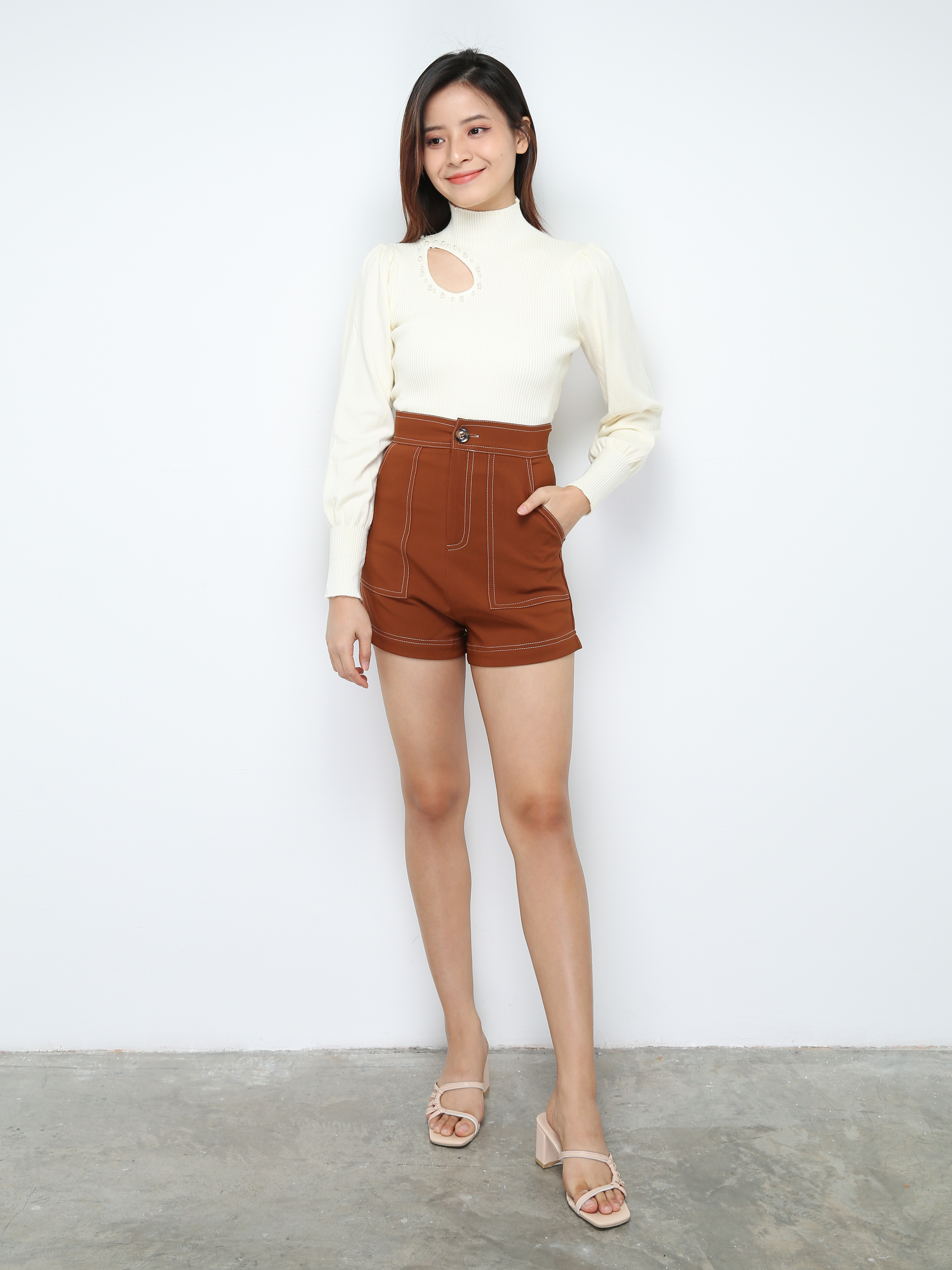 Knitted Side Hole With Decorative Pearl Top 28455