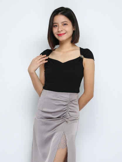 Sleeveless Sweetheart Neck Top 33989