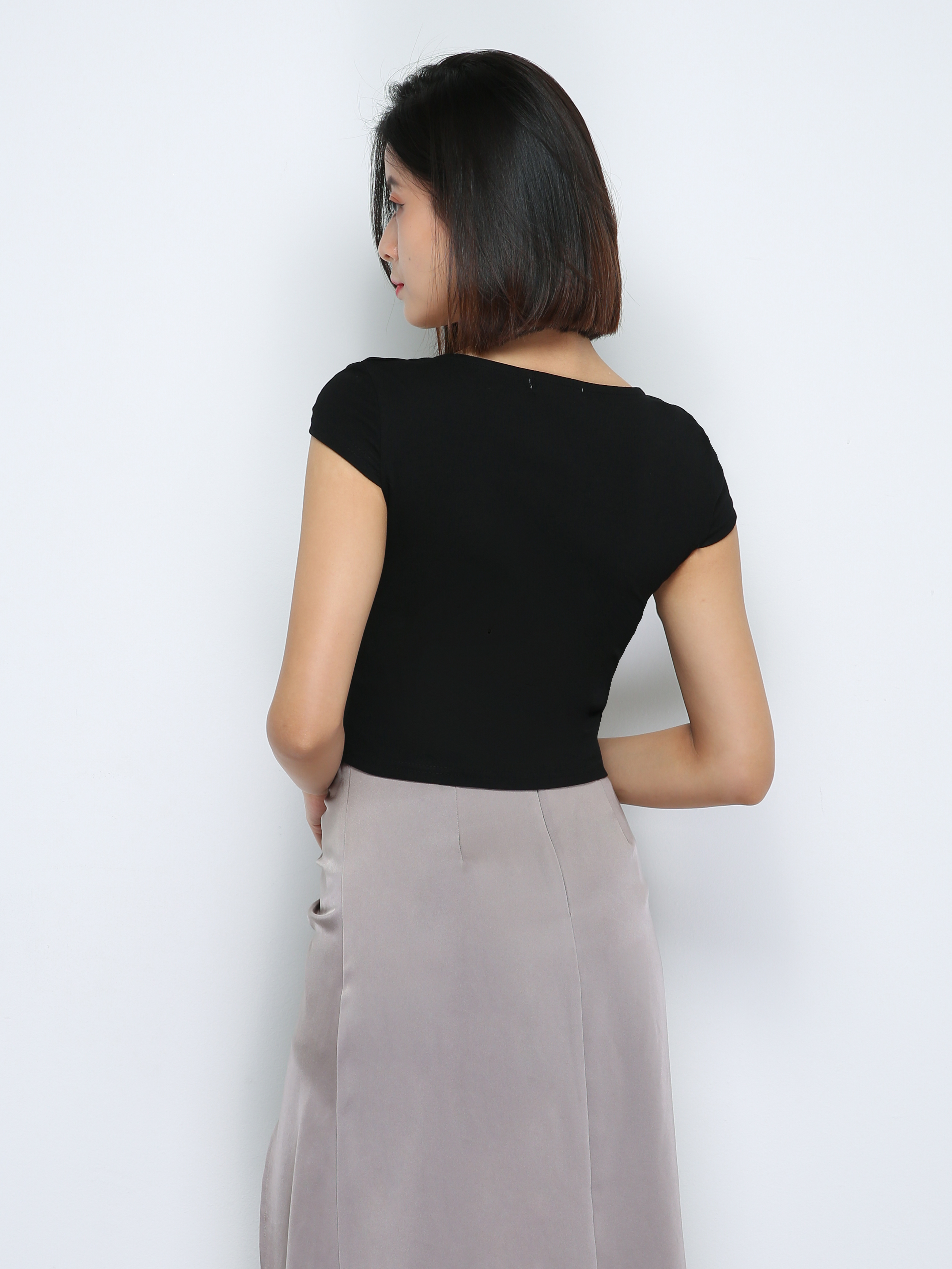 Sleeveless Sweetheart Neck Top 33989