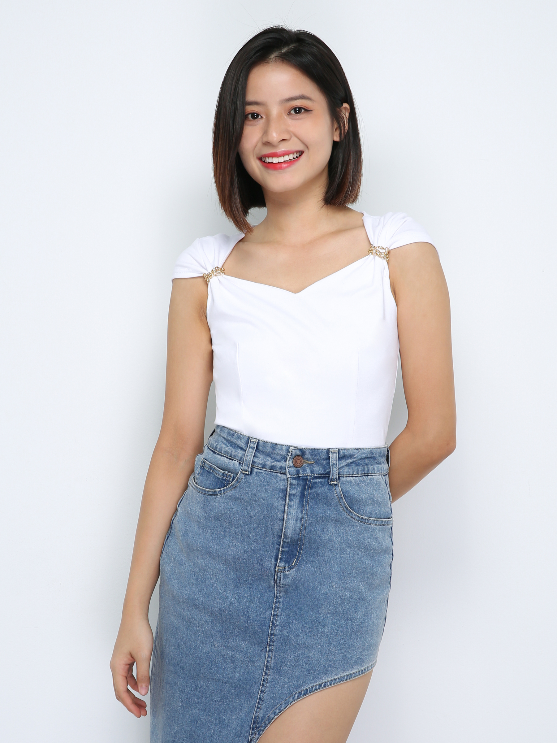 Sleeveless Sweetheart Neck Top 33989