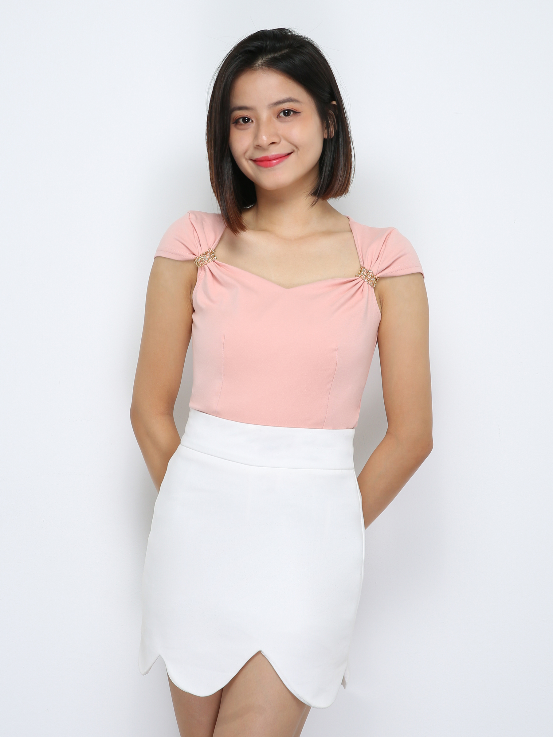 Sleeveless Sweetheart Neck Top 33989