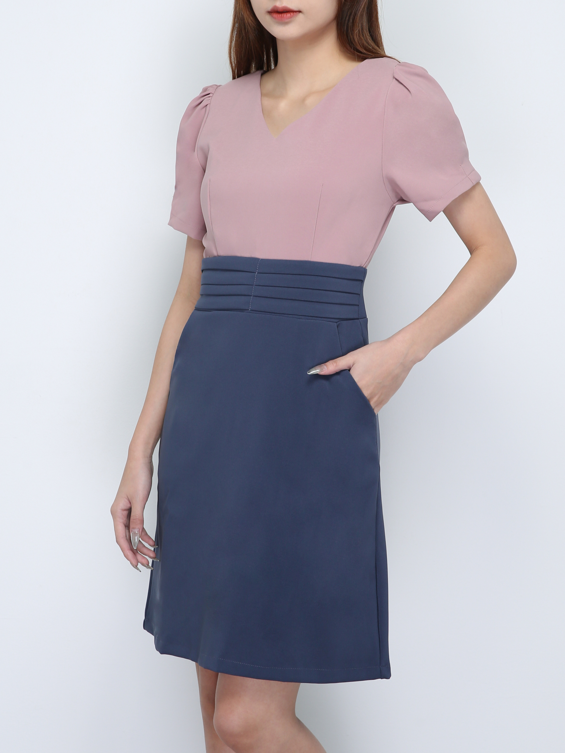 V Neck Waist Pleated Dress 18757