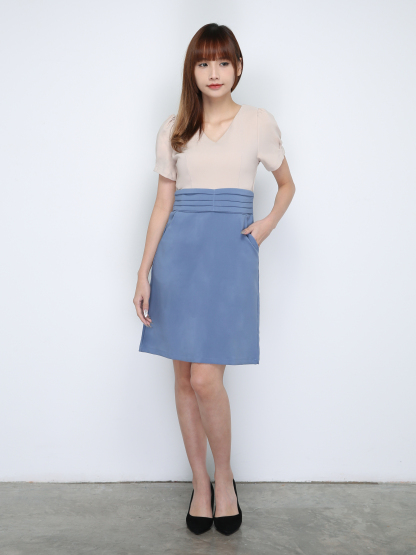 V Neck Waist Pleated Dress 18757