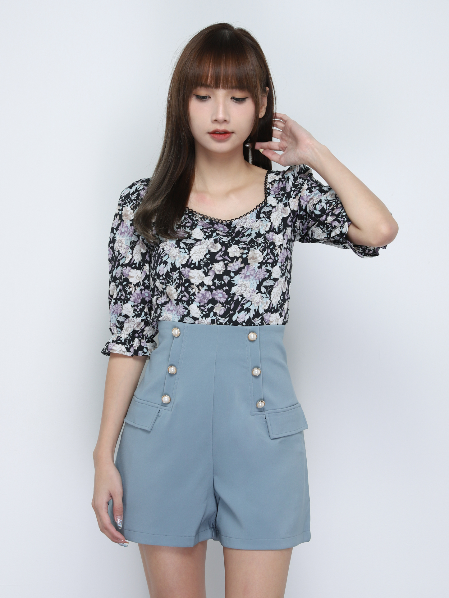 High Waist Decorative Button And Pocket Short Pants 19032
