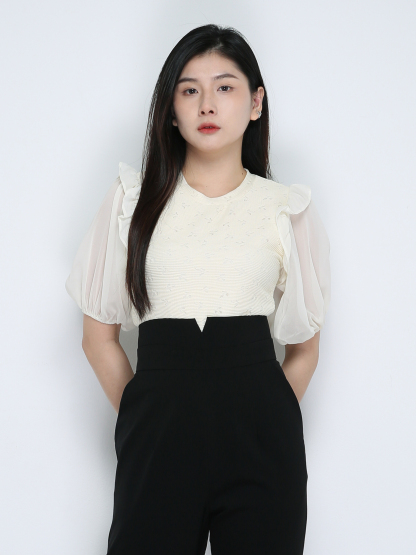 Puff Eyelet Top 18813