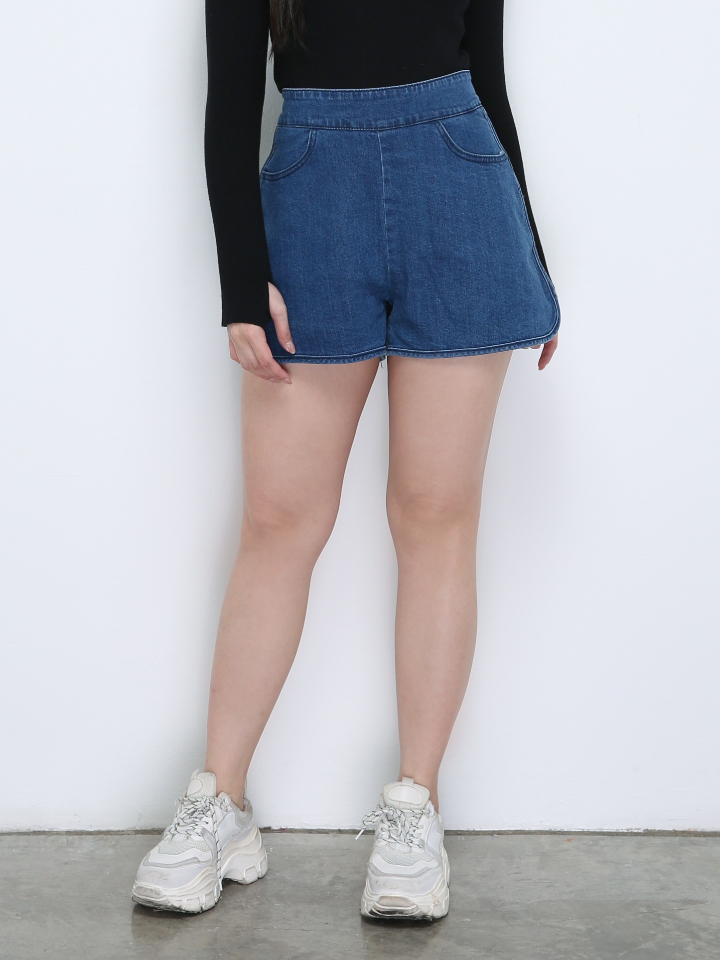 Denim Back Zip Short Pants 18848
