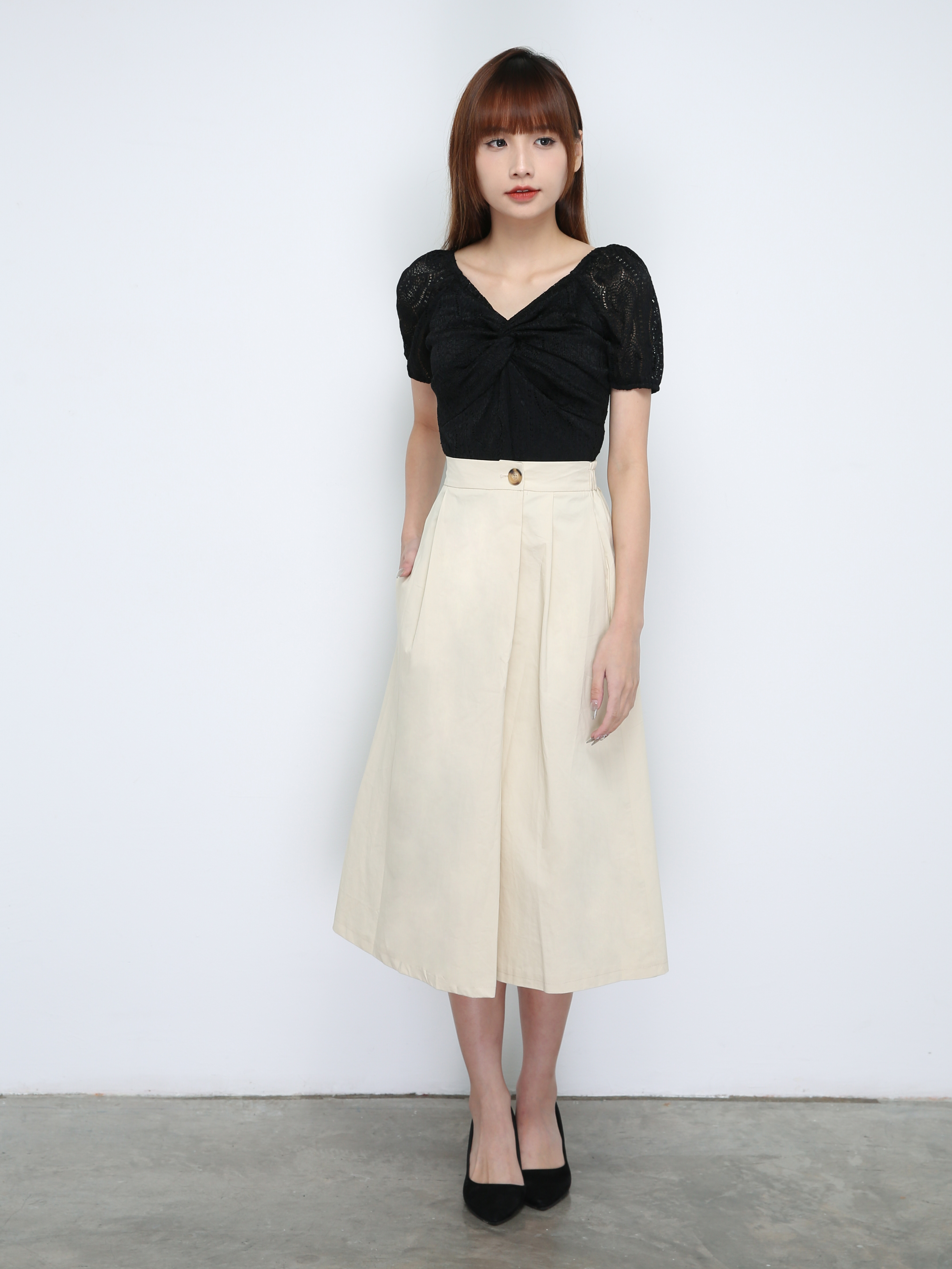 Lace Twist V Neck Top 18659