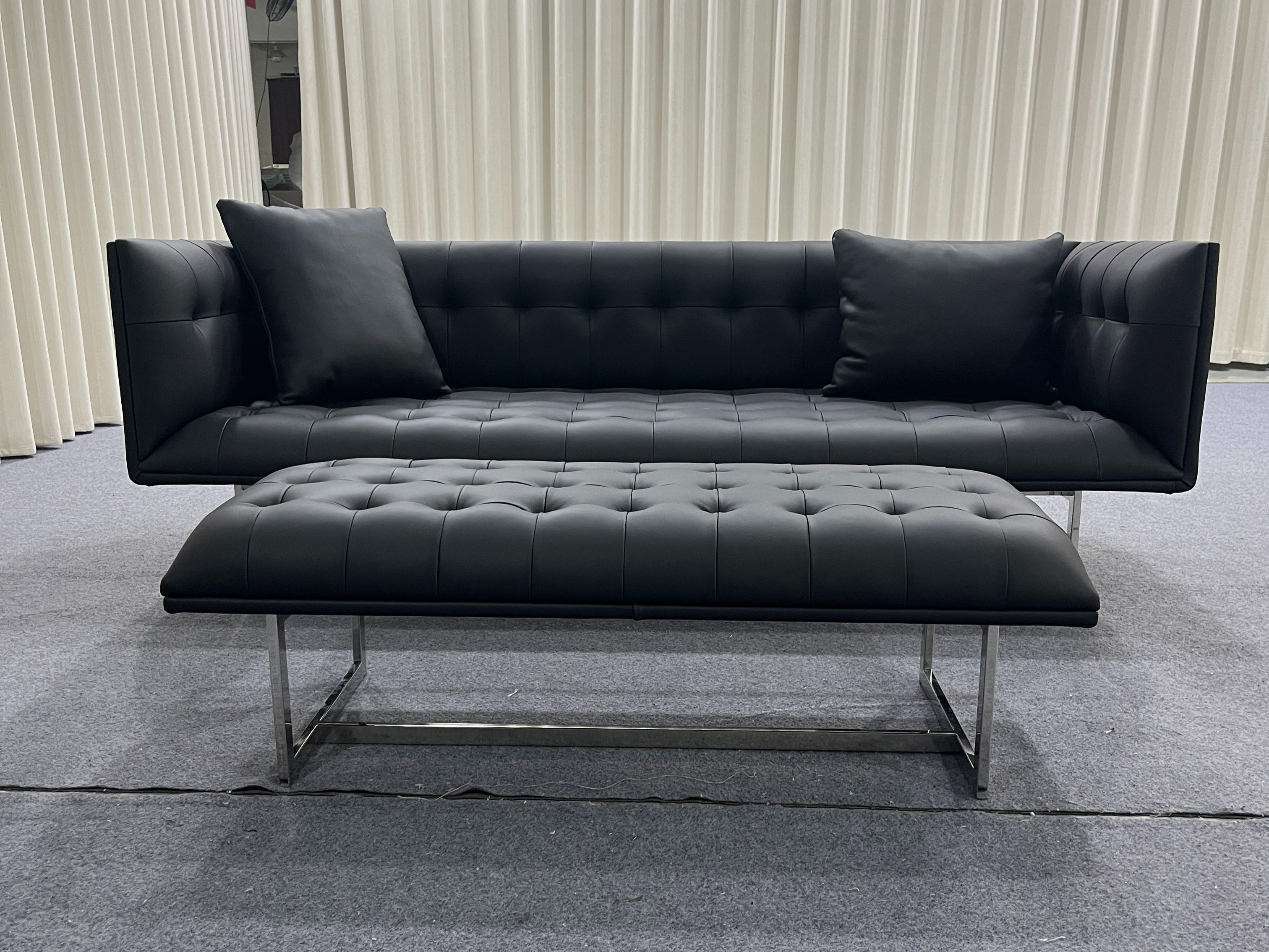 TR50032 Edward Sofa