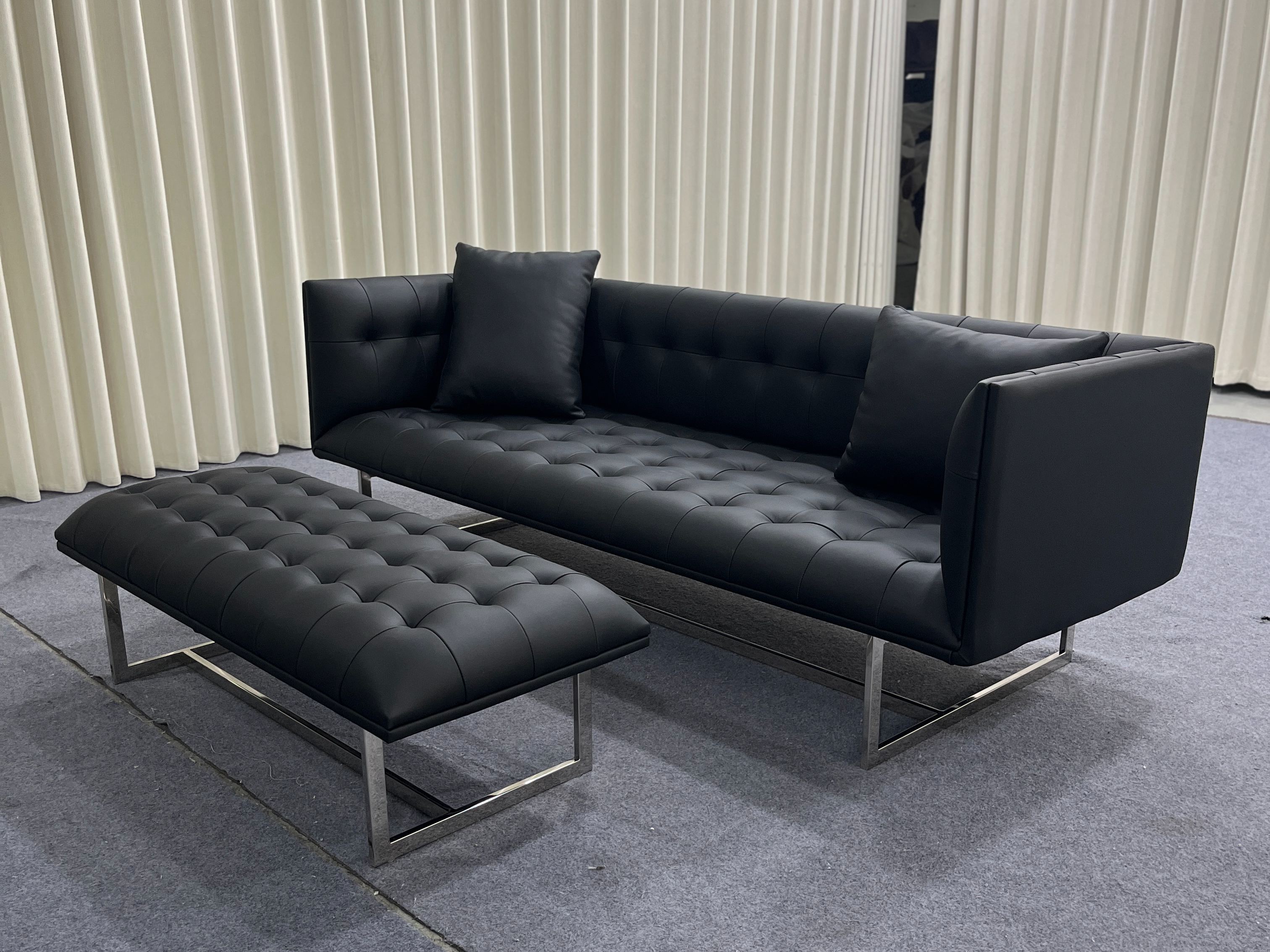 TR50032 Edward Sofa