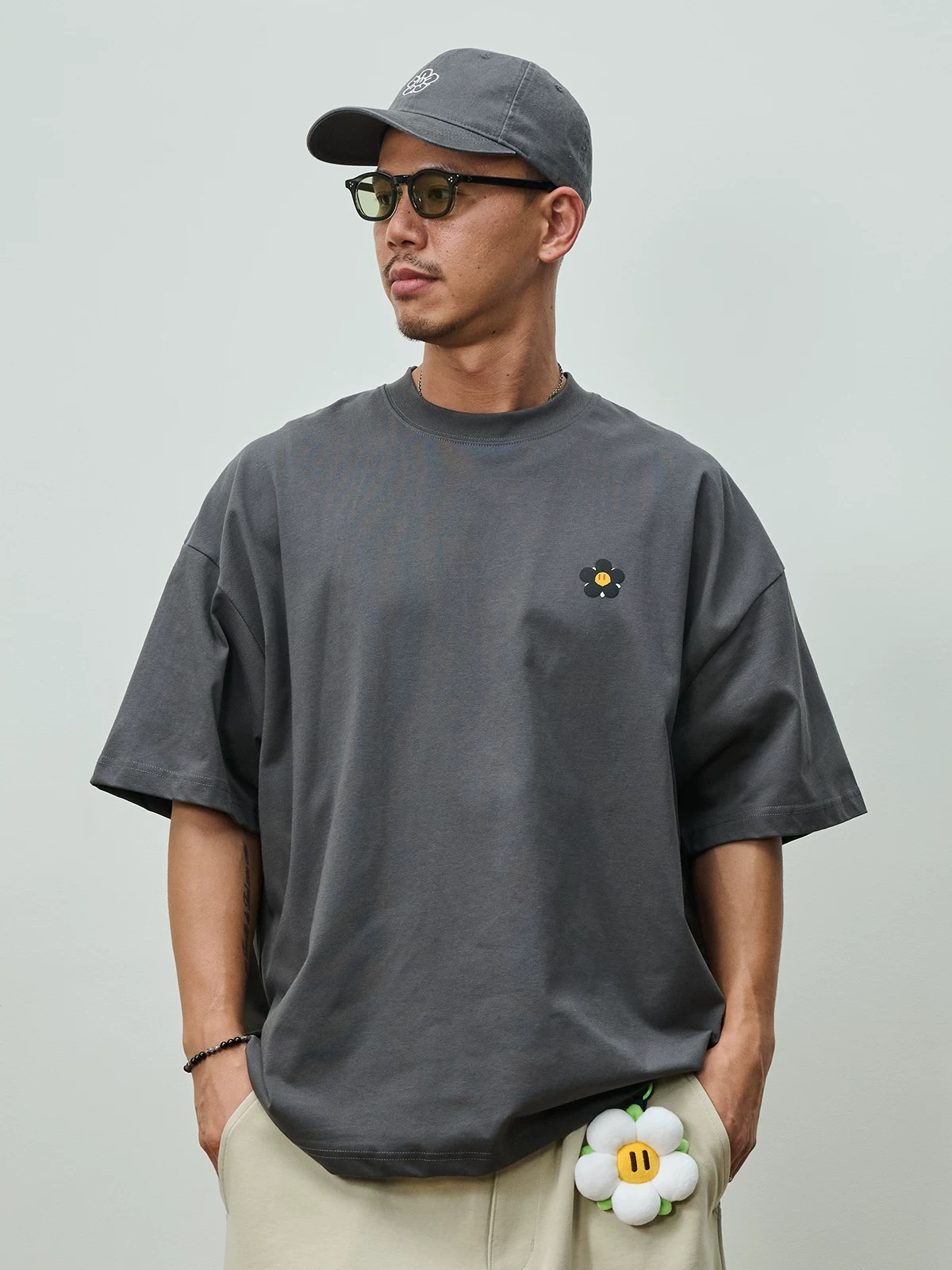 Broshood Daisy Boxy Oversized Tee Dark Grey