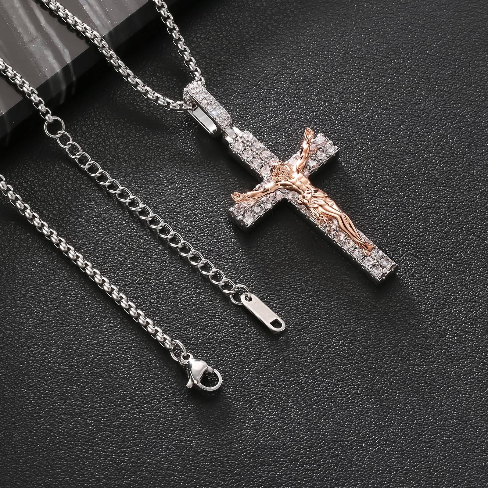 CZダイヤ キリスト クロス ペンダント ネックレス メンズ KRKC