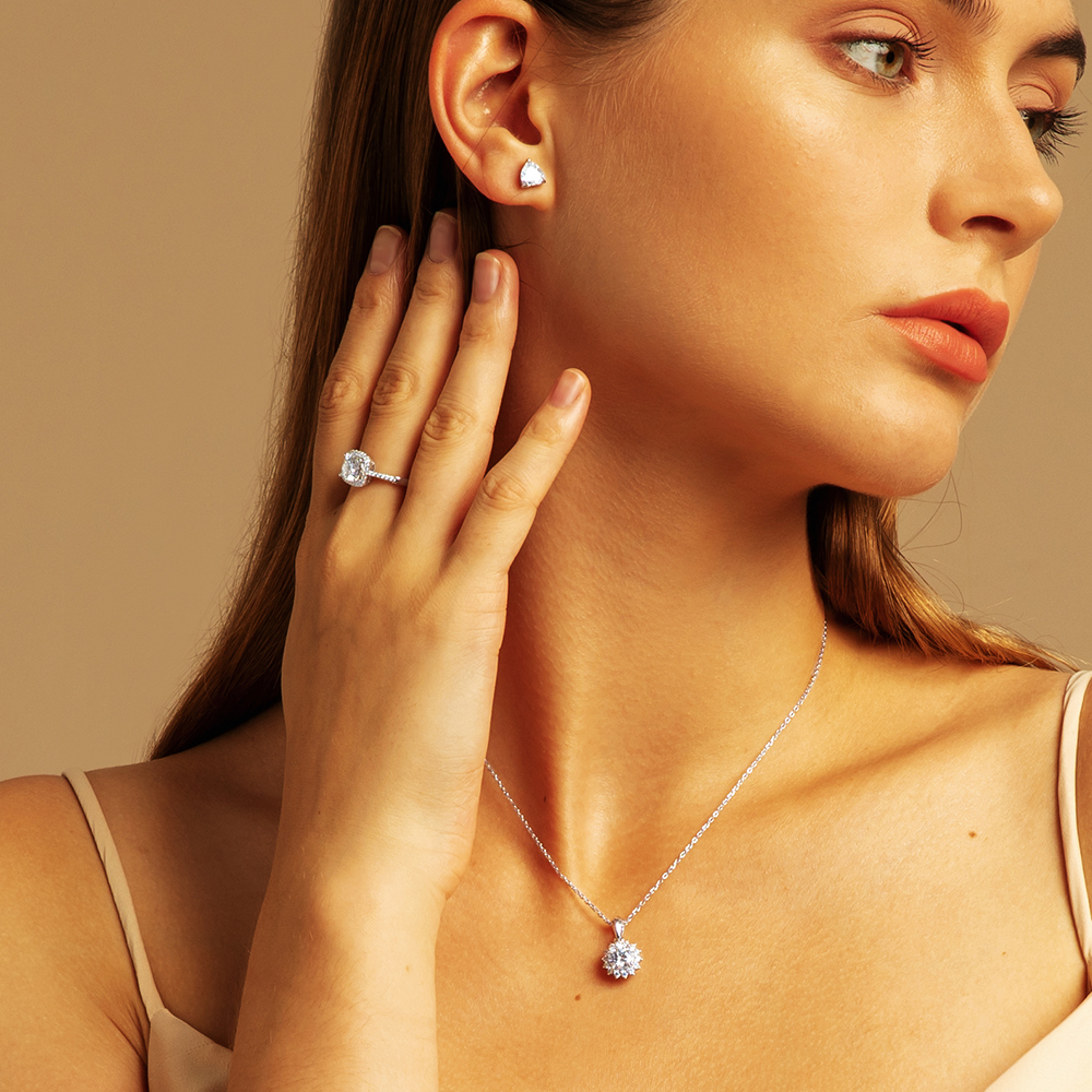 【ラボダイヤモンド】 K18 1カラット リング D VVS2 IGI認証 0006 KRKC