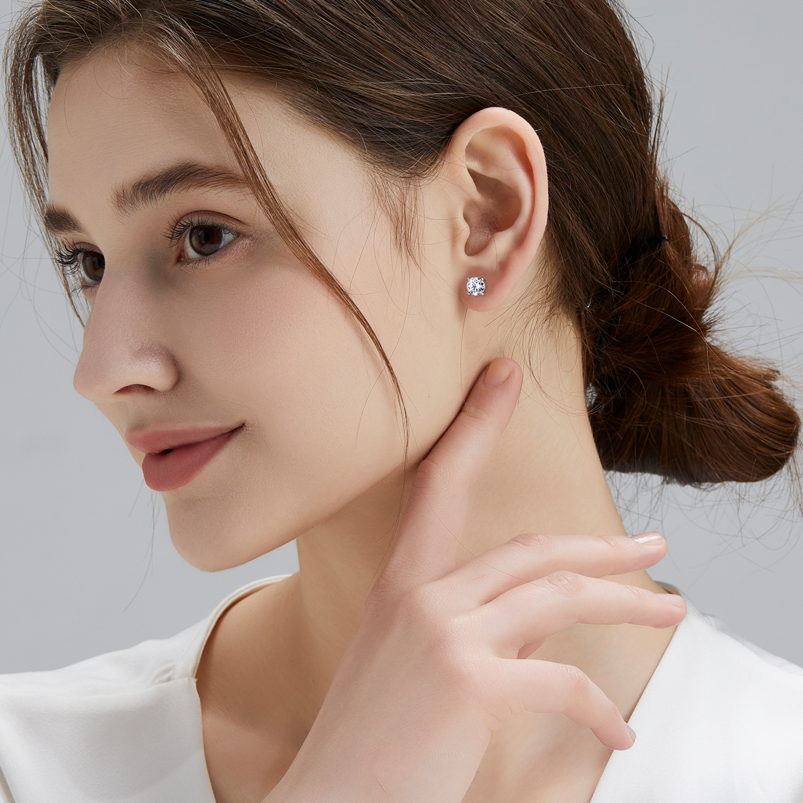 一粒 モアサナイト スタッド ピアス 0.3/0.5/0.6/0.8/1.0/1.5カラット KRKC