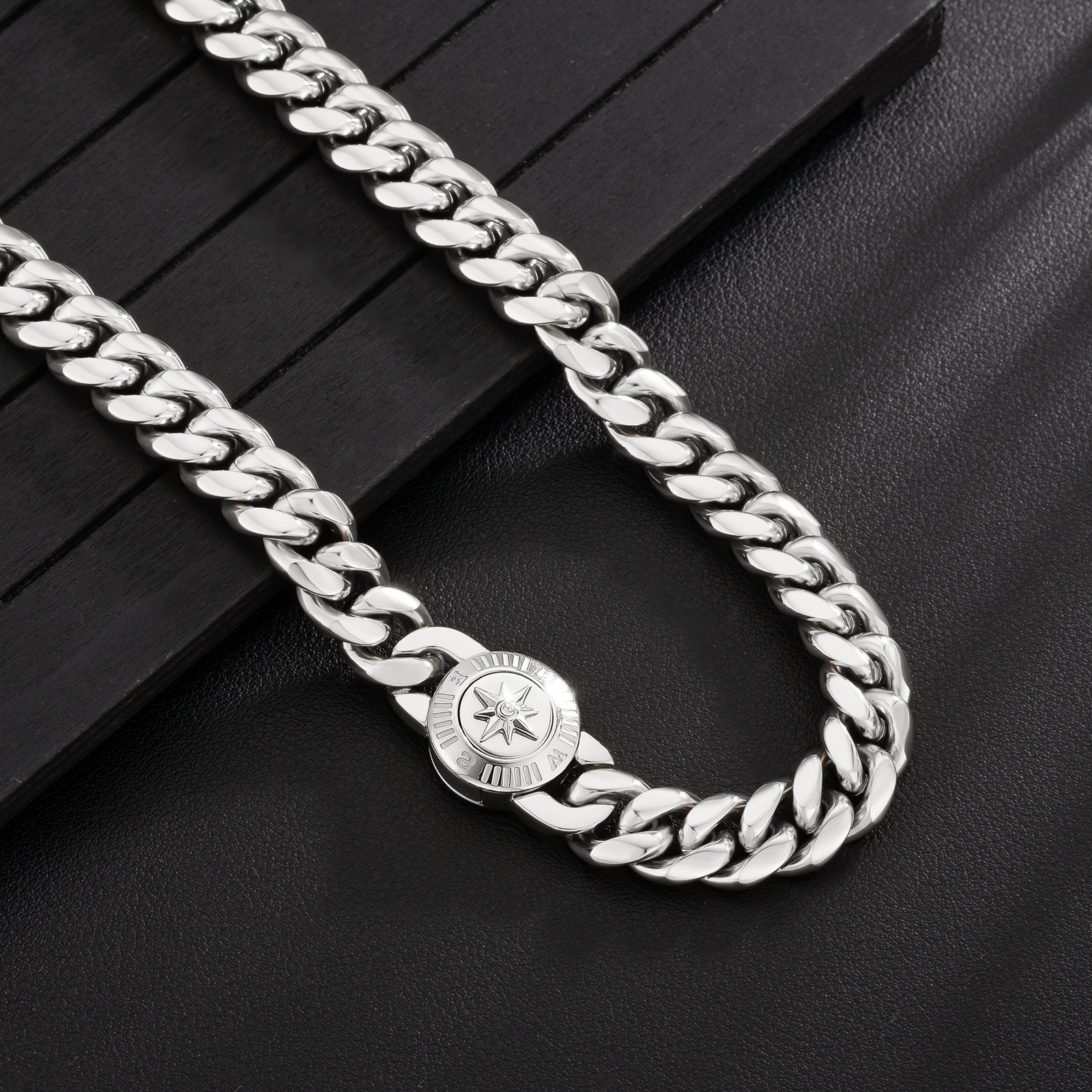 【NEW Compass Button Clasp】12mm 喜平 ネックレス  KRKC